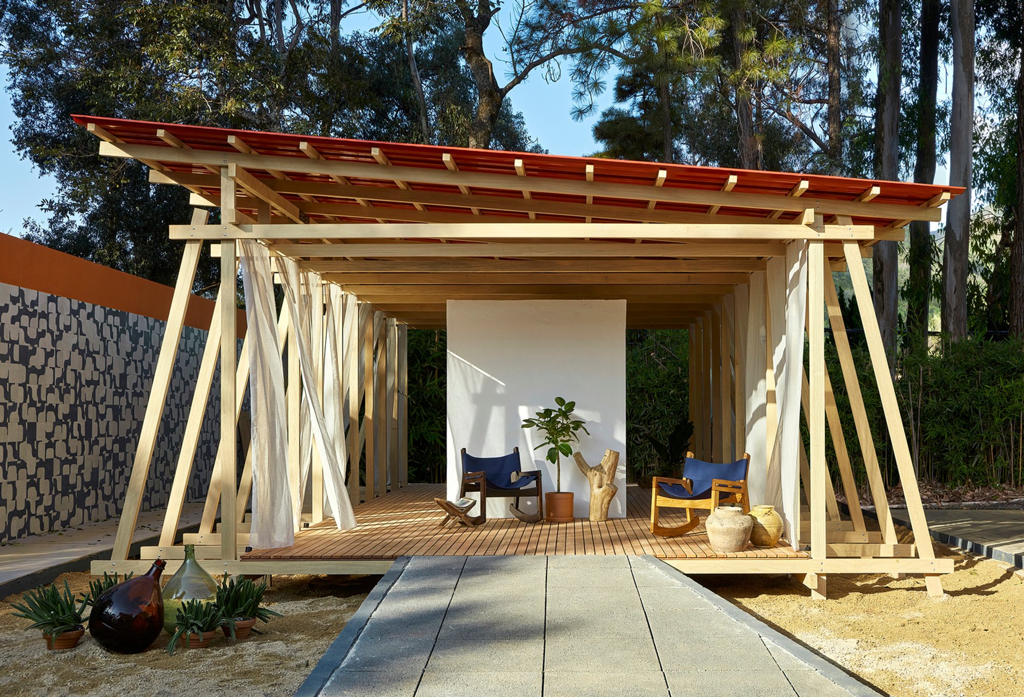 Praia Pavilion by Aberta Arquitetura: A Modular, Sustainable Retreat from Exhibition to Seaside Living