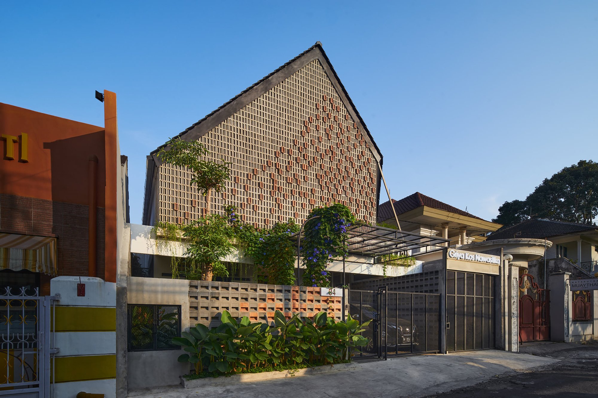 Griya Kos Nawastika Residential and Boarding House by Saturasi Architects – A Harmonious Blend of Private Living and Communal Space in Yogyakarta
