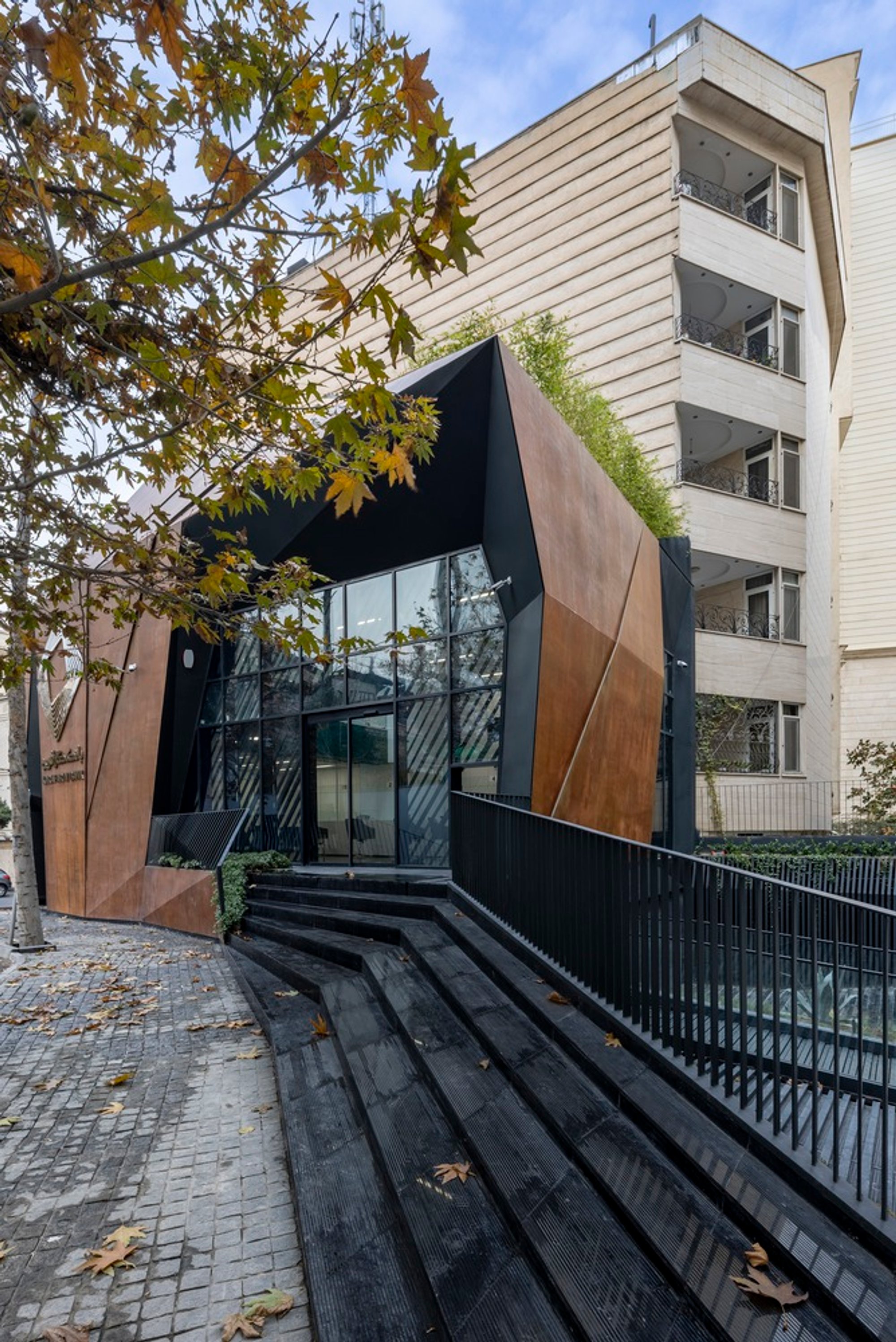 Karafarin Bank by NextOffice: A Fusion of Architecture, Memory, and Urban Identity