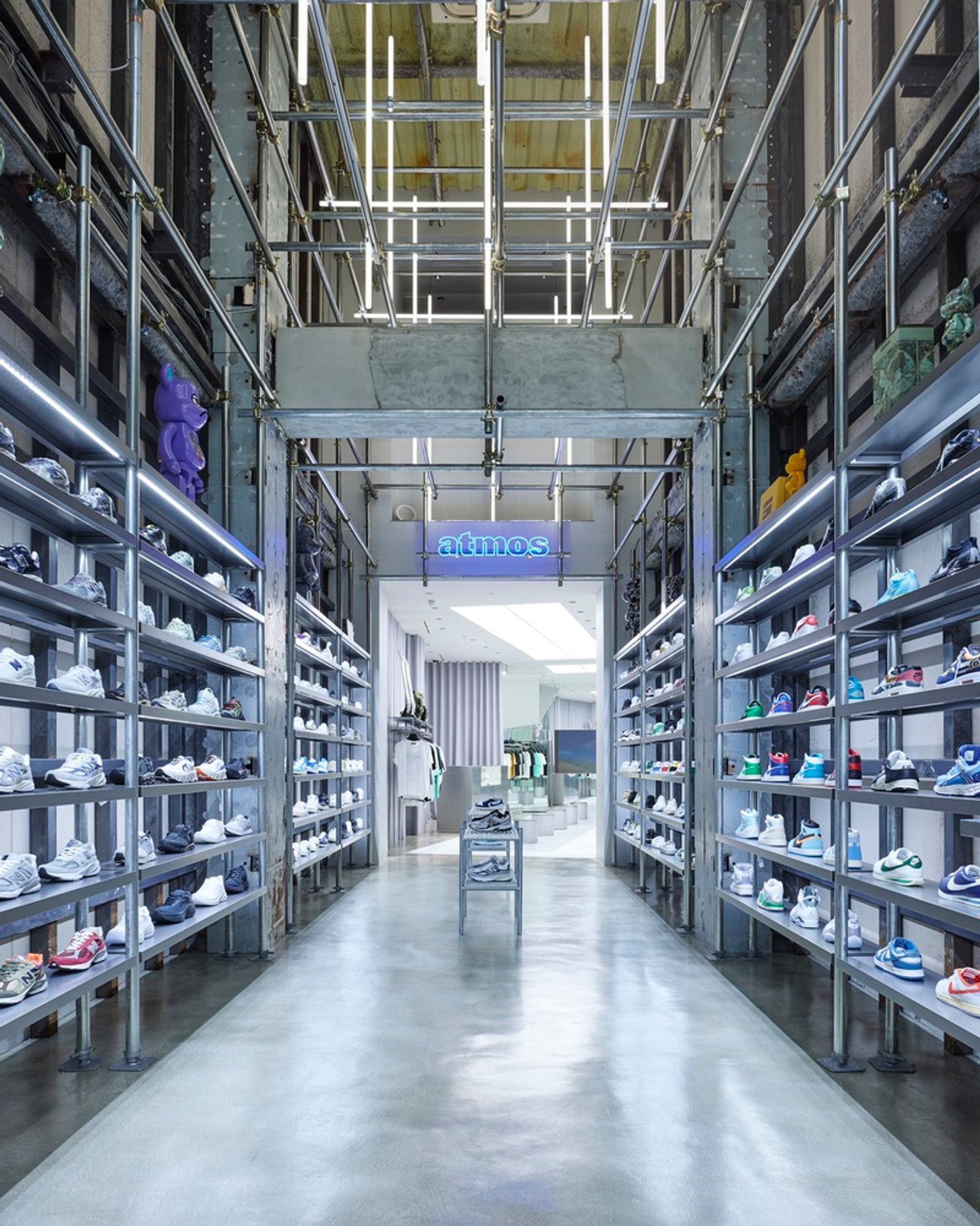 atmos BLUE Omotesando Store by SAKUMAESHIMA: A Raw-Futuristic Retail Experience in the Heart of Harajuku