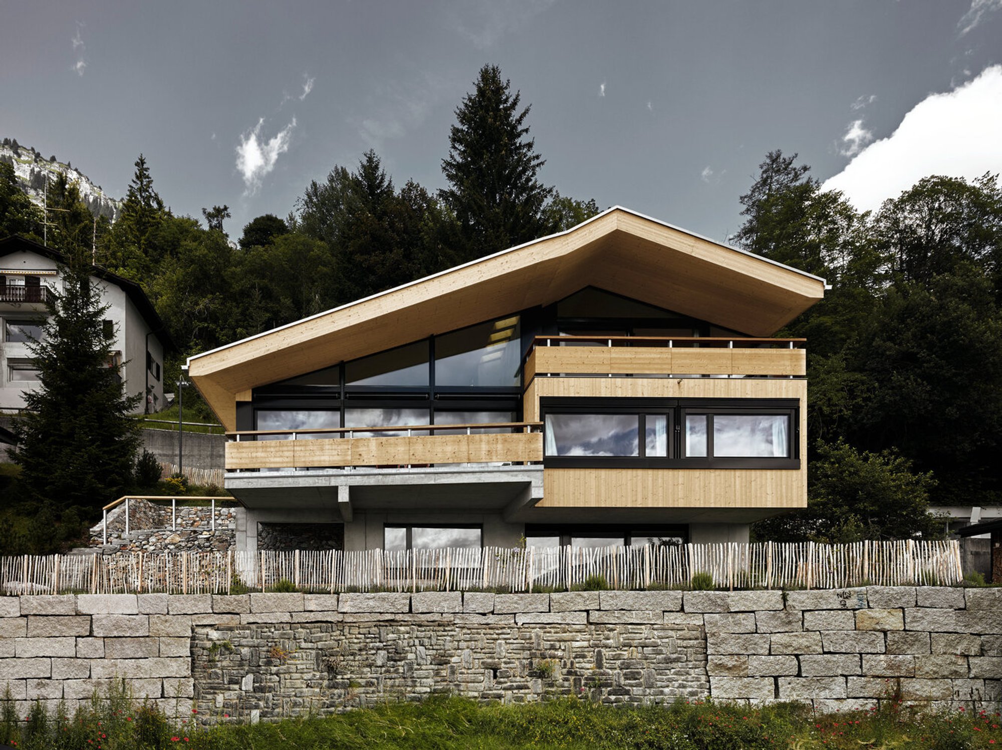 House in Surselva by AFGH: A Modern Alpine Retreat Blending Tradition and Innovation