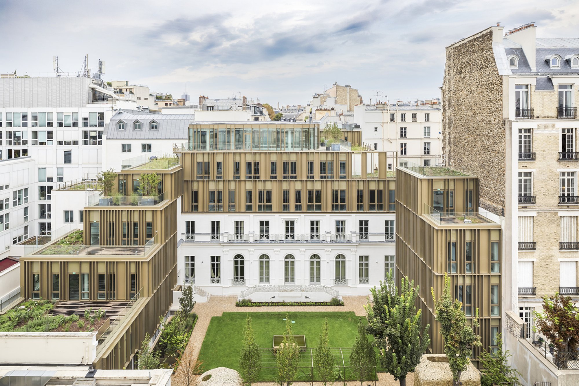 ULTEAM Renovation by Arte Charpentier: A Masterful Blend of Historic Elegance and Contemporary Office Architecture in Paris