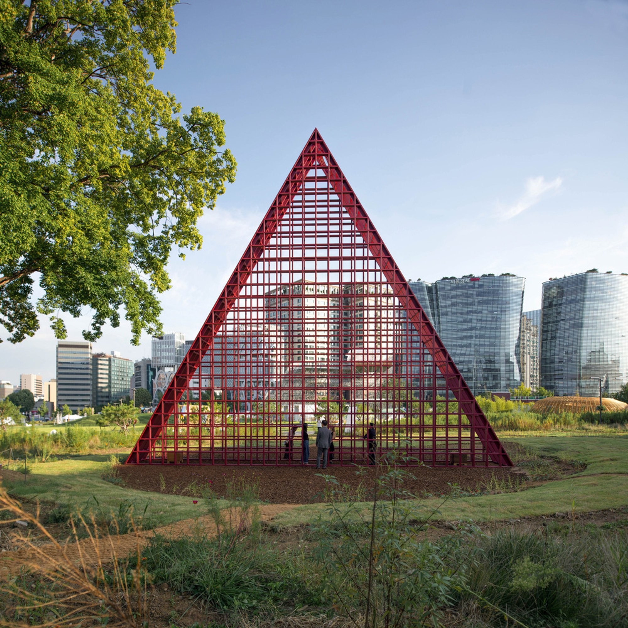 PAIR Pavilion by Pezo von Ellrichshausen: A Poetic Architectural Installation in Seoul