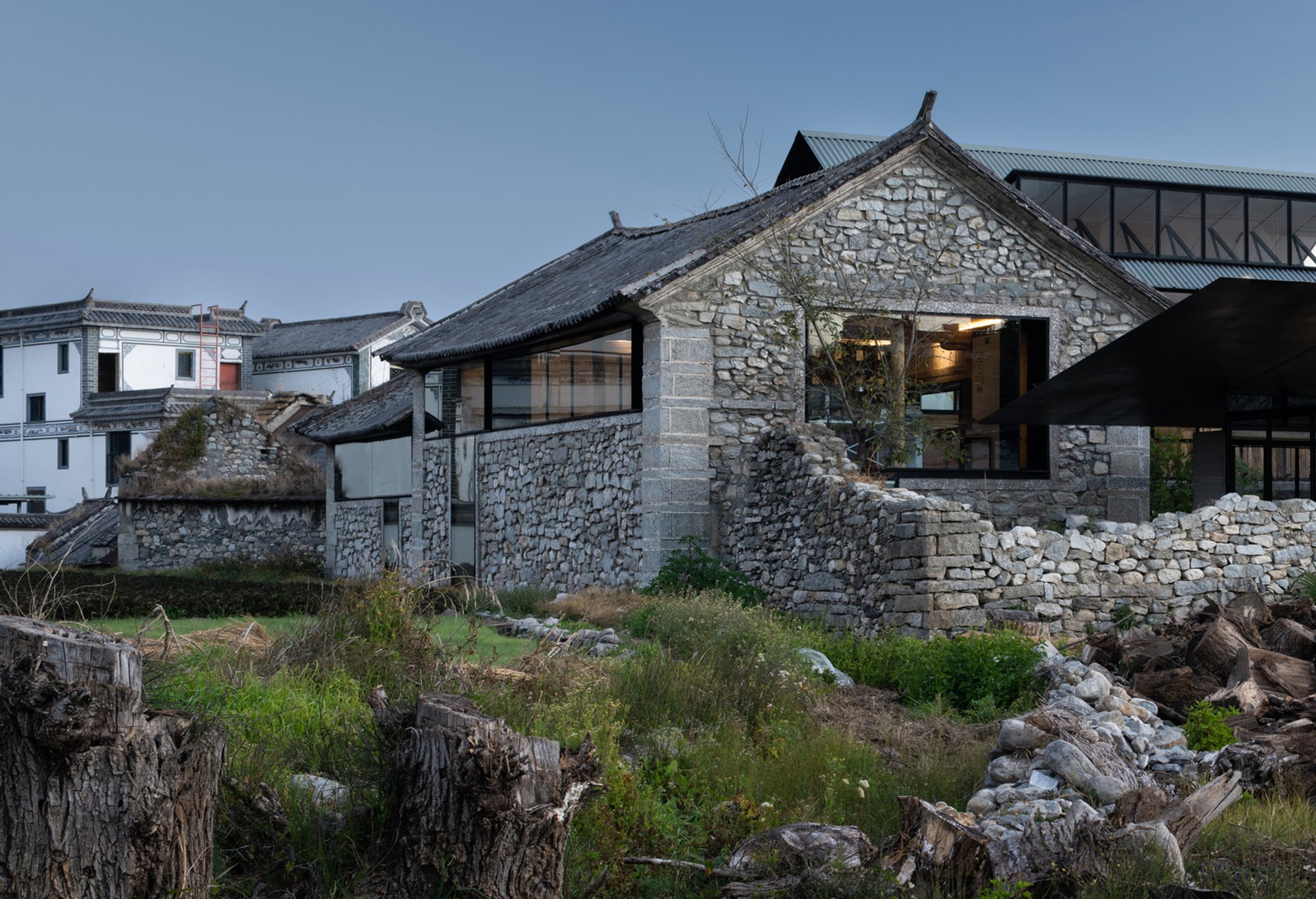 Ruins Cave Garden by ArCONNECT Architects: Adaptive Reuse Meets Nature in Dali, China