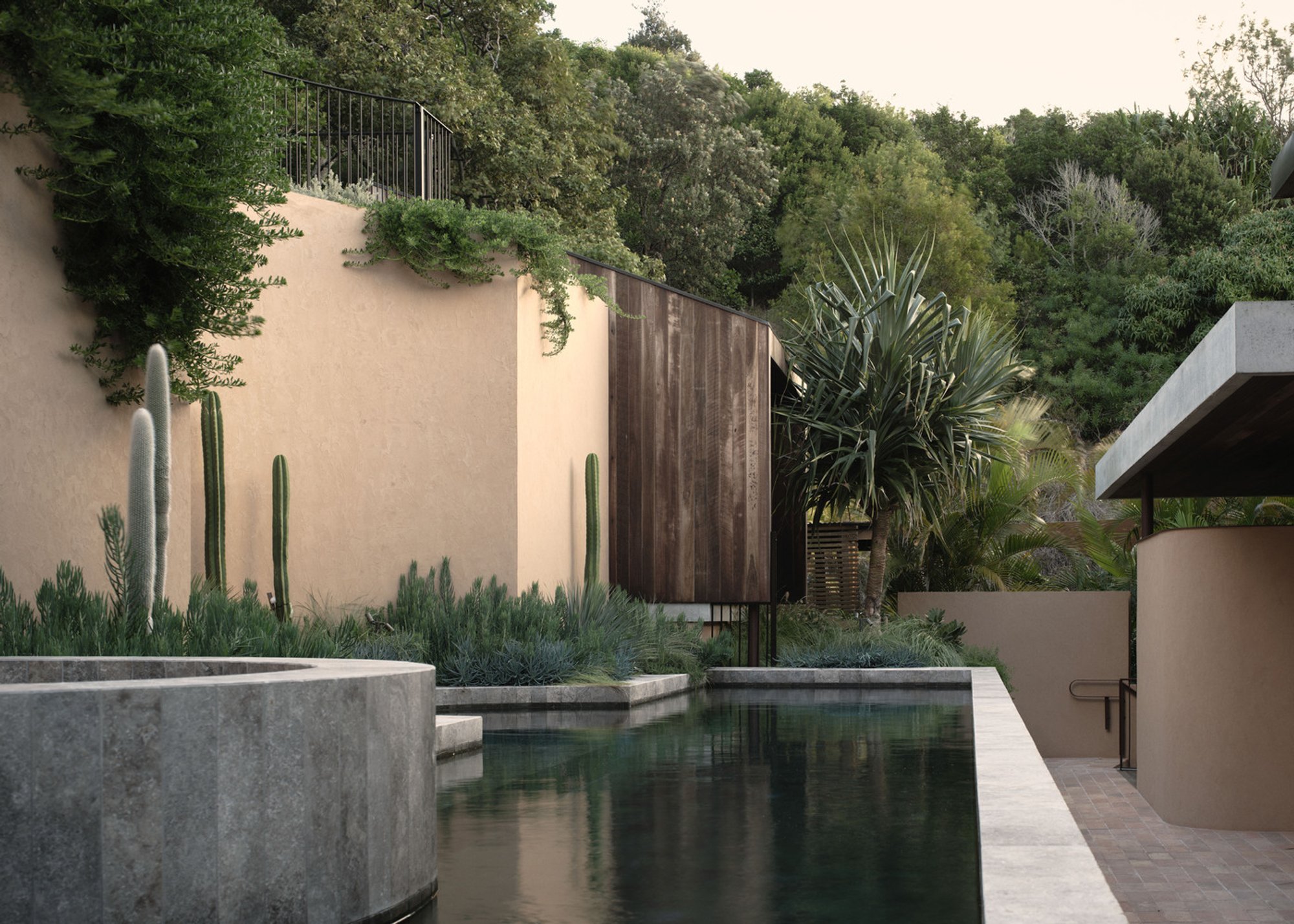 Brahminy House: A Masterpiece of Coastal Residential Architecture in Byron Bay