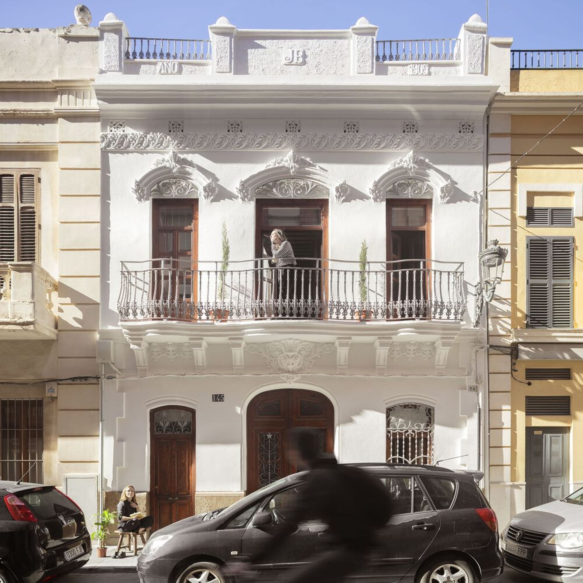Les Pinyes del Cabanyal: Heritage Apartment Renovation by Piano Piano Studio in Valencia