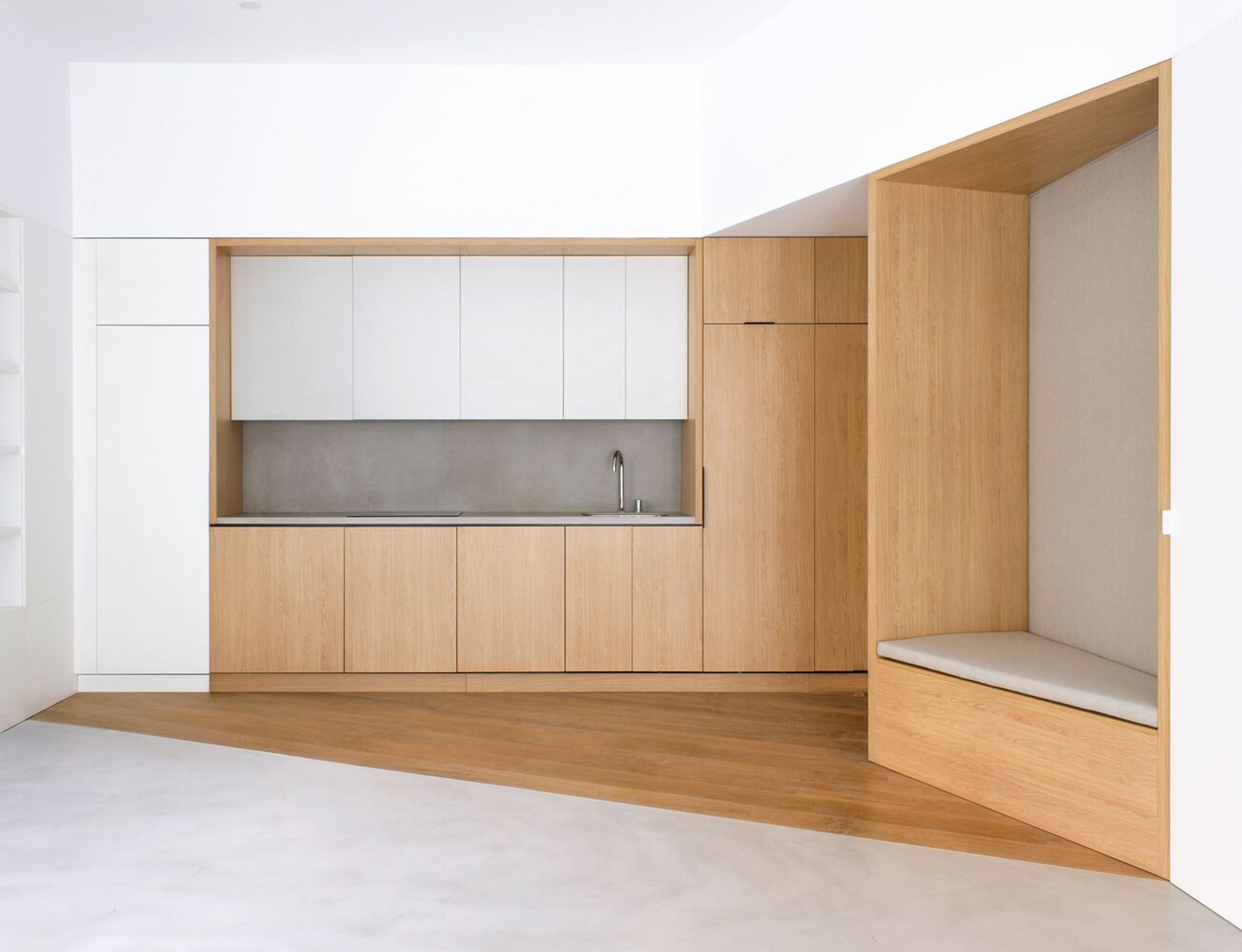 2102CON Local Renovation by Terrario Arquitectura: Transforming Urban Constraints into Multifunctional Living in Madrid