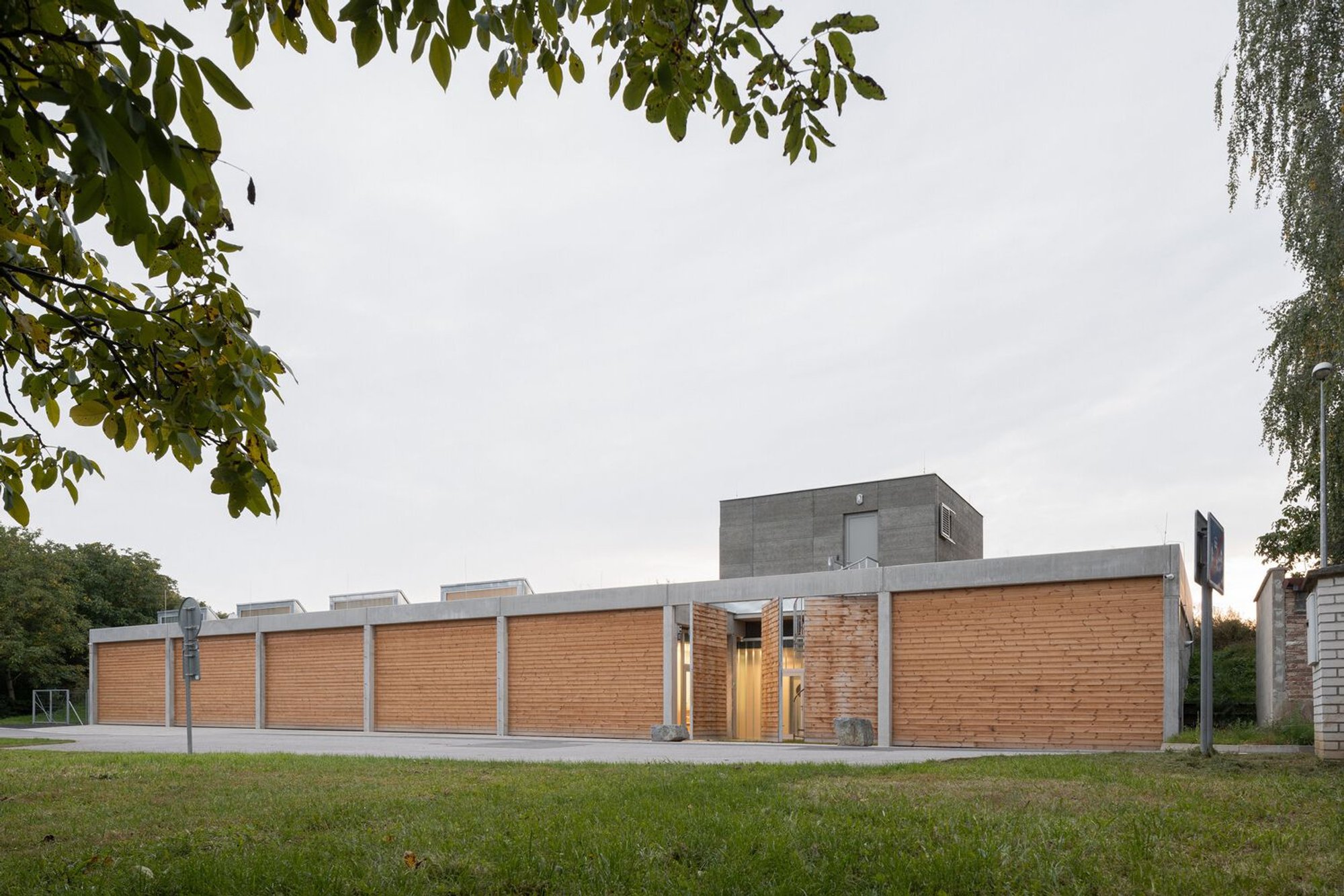 Technical Services Base Lysolaje by PROGRES ARCHITEKTI: A Model of Sustainable and Functional Public Architecture in Prague