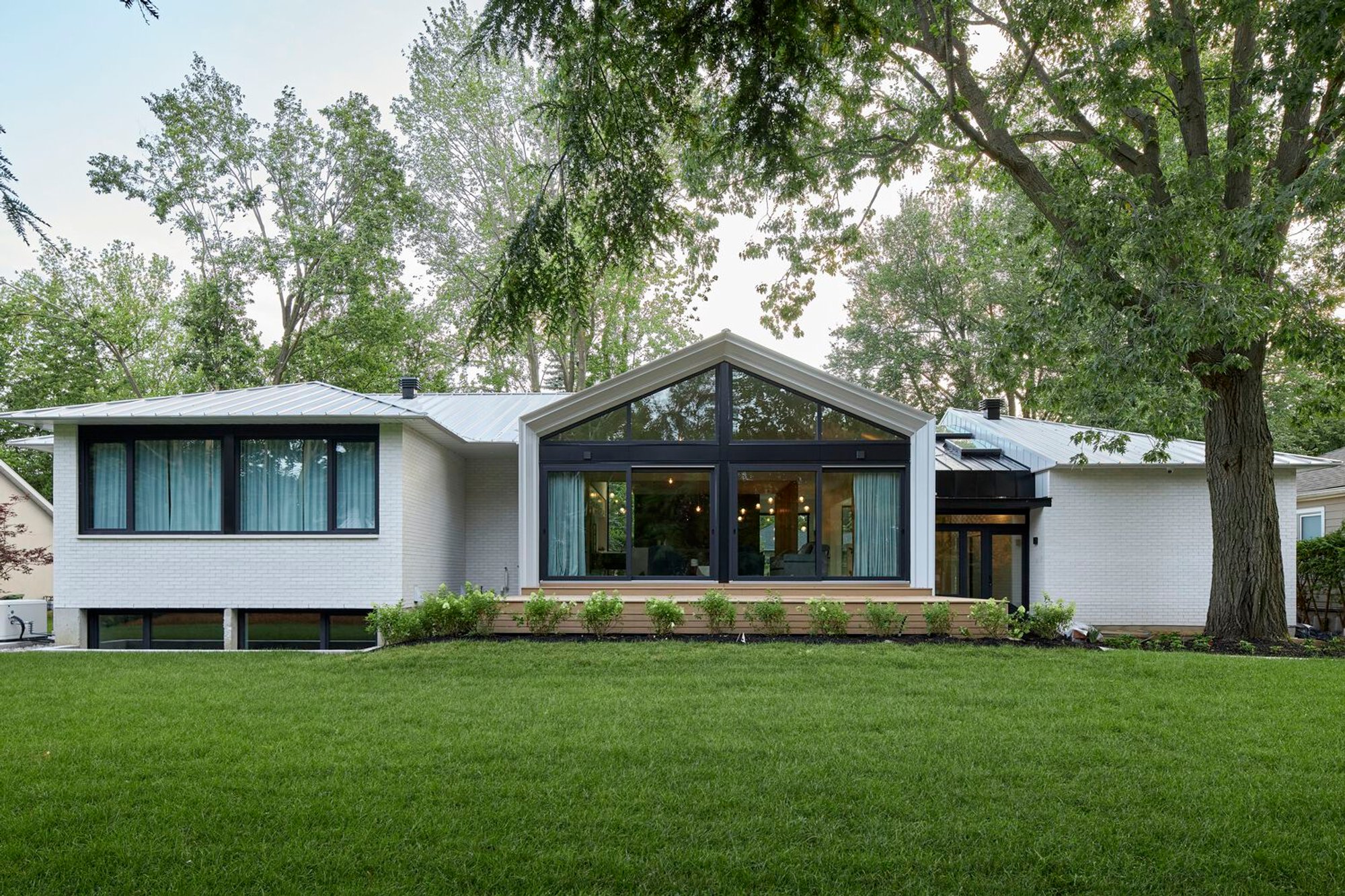 Range Life Home by RELM Builders + PLOTNONPLOT Architecture: A Sculptural Bungalow Blending Light, Privacy, and Landscape in Ottawa