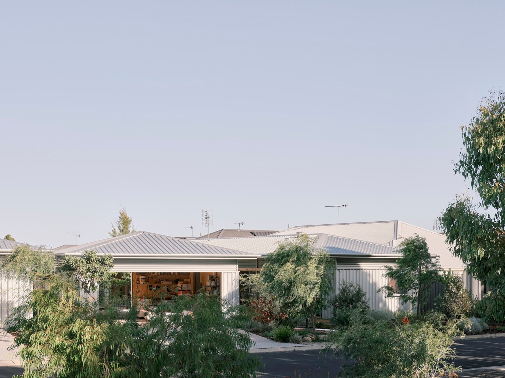Vasse House by Joshua Duncan Architect: A Spatially Efficient Alternative to Australia’s Volume-Built Suburbs