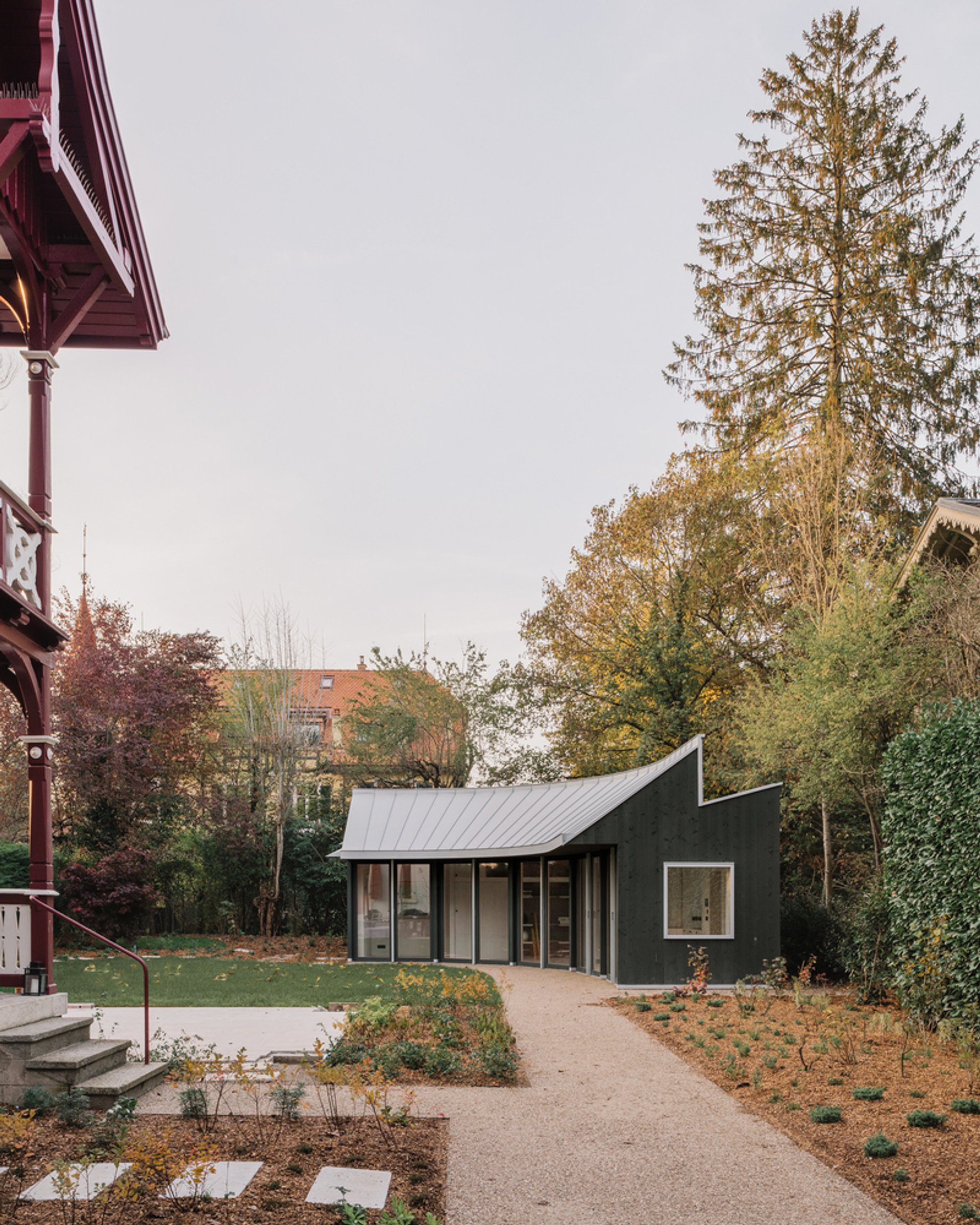 Artist Studio in Chêne-Bougeries by CABINET Fanny Noël Diogo Lopes Architectes: A Garden-Embedded Creative Sanctuary