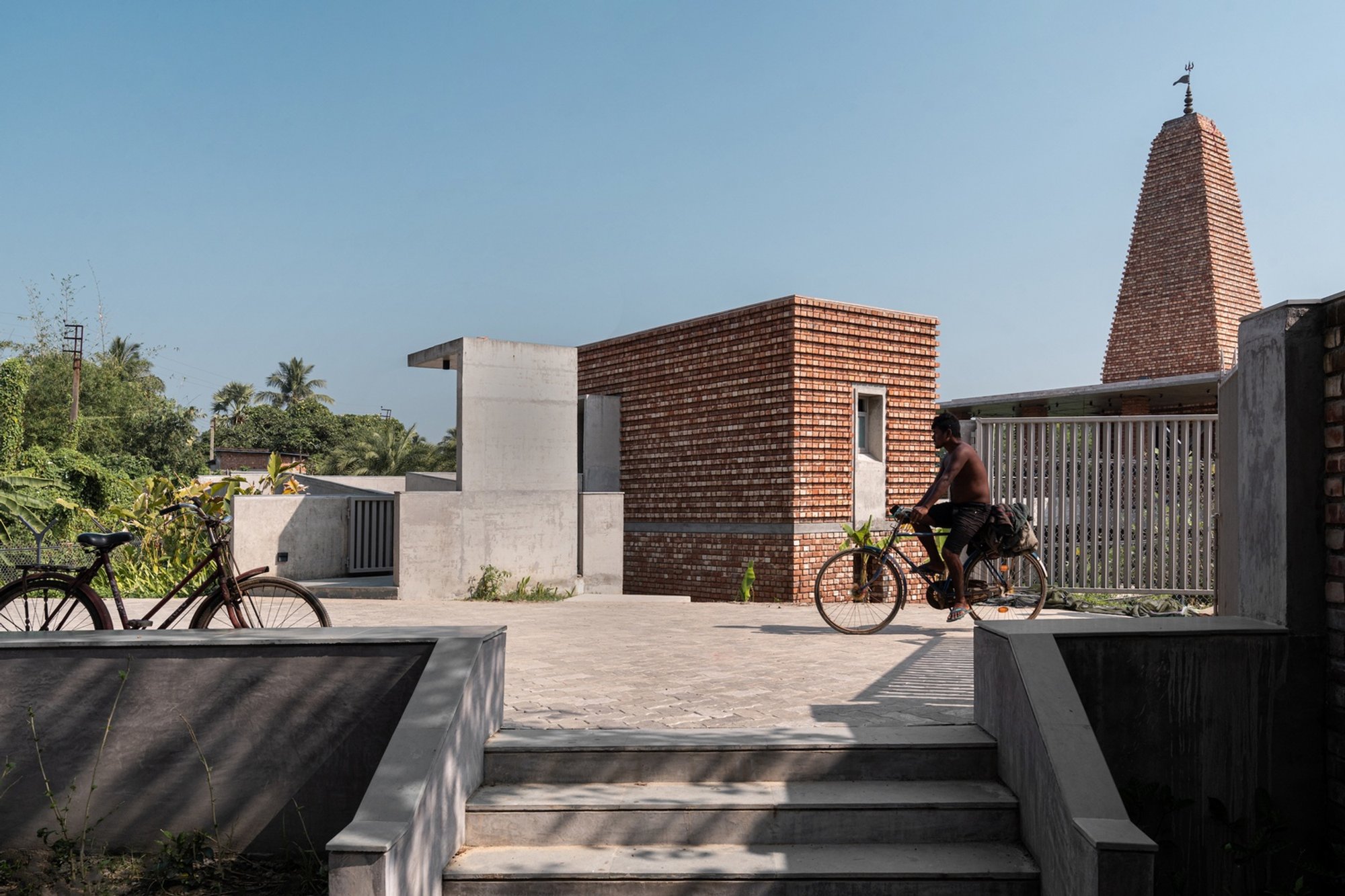 Ganga Leheri Temple: Contemporary Temple Architecture in India by Abin Design Studio