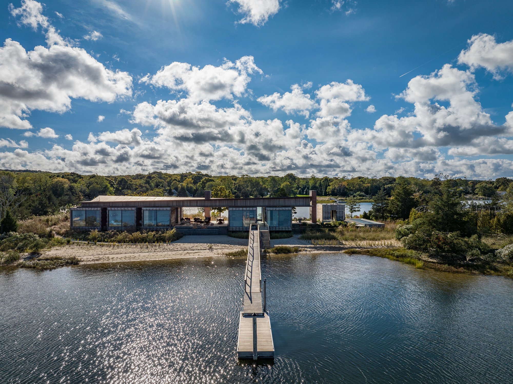 Sustainable Waterfront Guest House Architecture: Morris Cove by Bates Masi + Architects