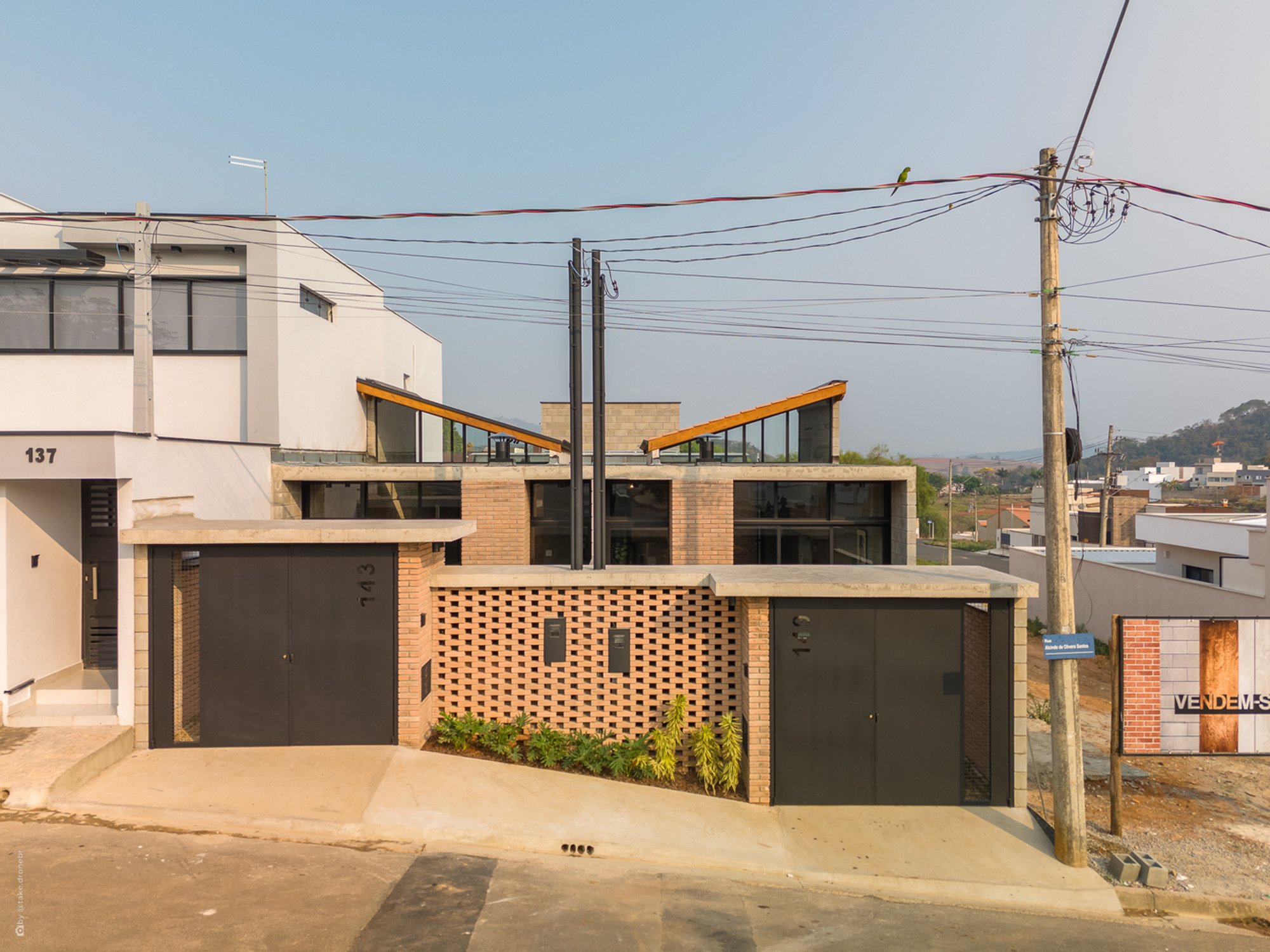 House Boêmia by Costa Matoso: Compact House Design with Courtyard Comfort in Urban Brazil