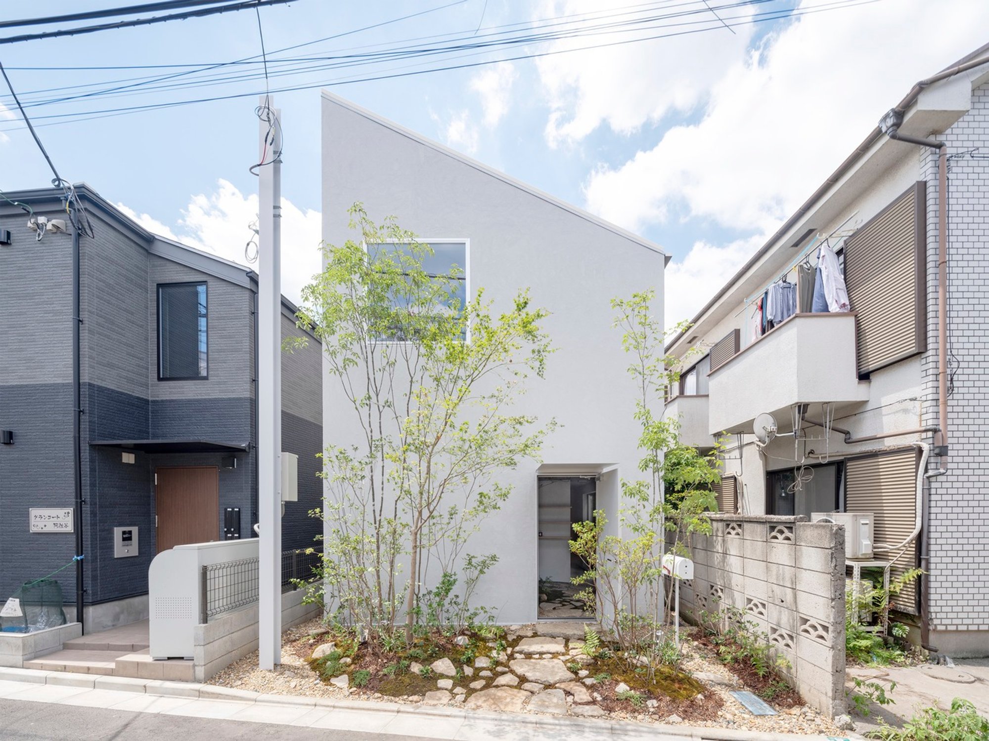House with Membrane Roof by Yuko Nagayama & Associates + shohei yoshida + associates