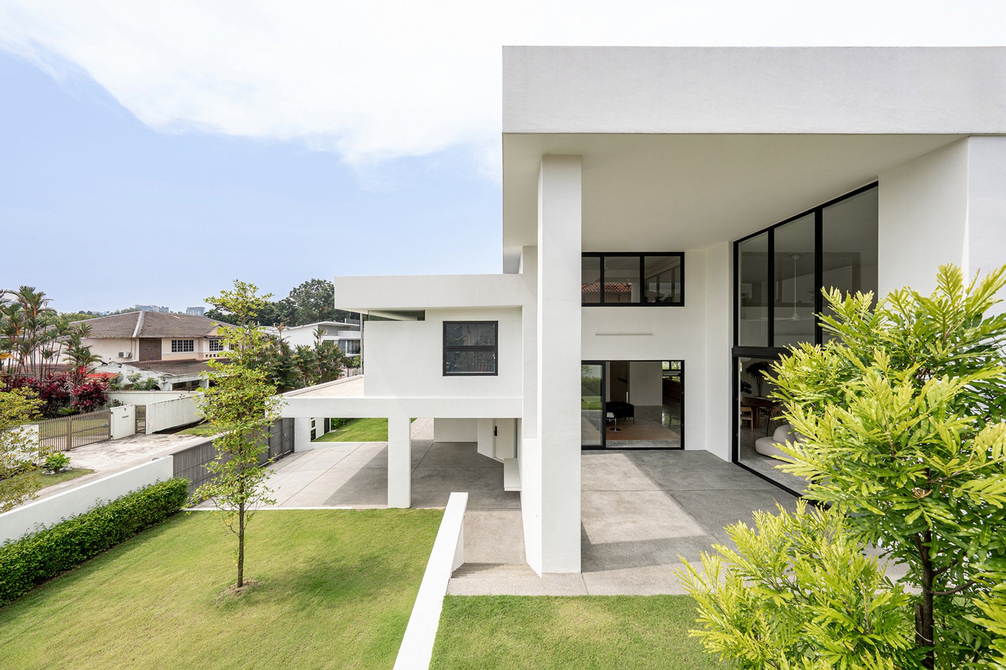 Flovik House by Fabian Tan Architect: A Modern Split-Level House Design in Kuala Lumpur