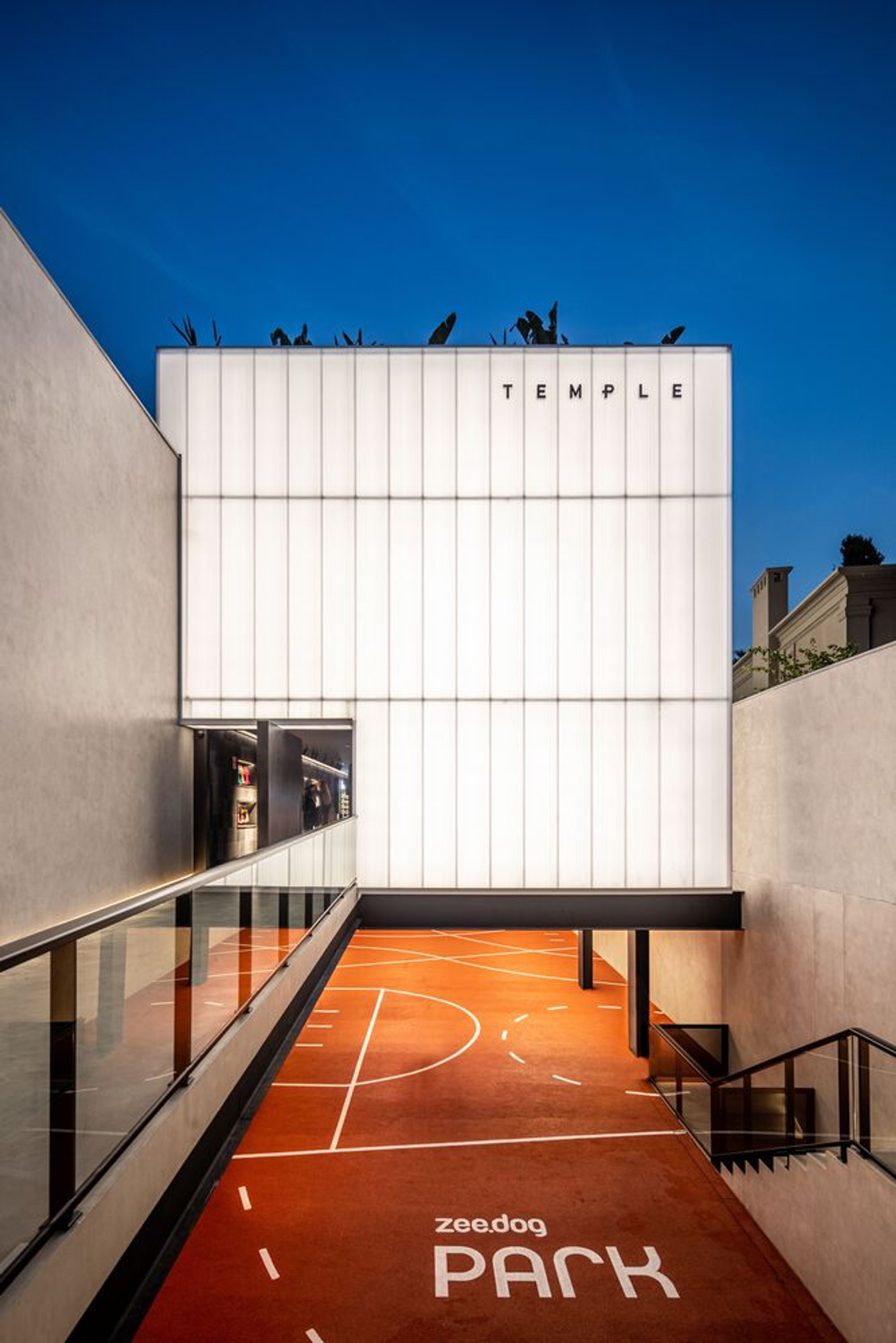 Zee Dog Temple Store by B.co Arquitetura + Bel Lobo + Cajoo Studio