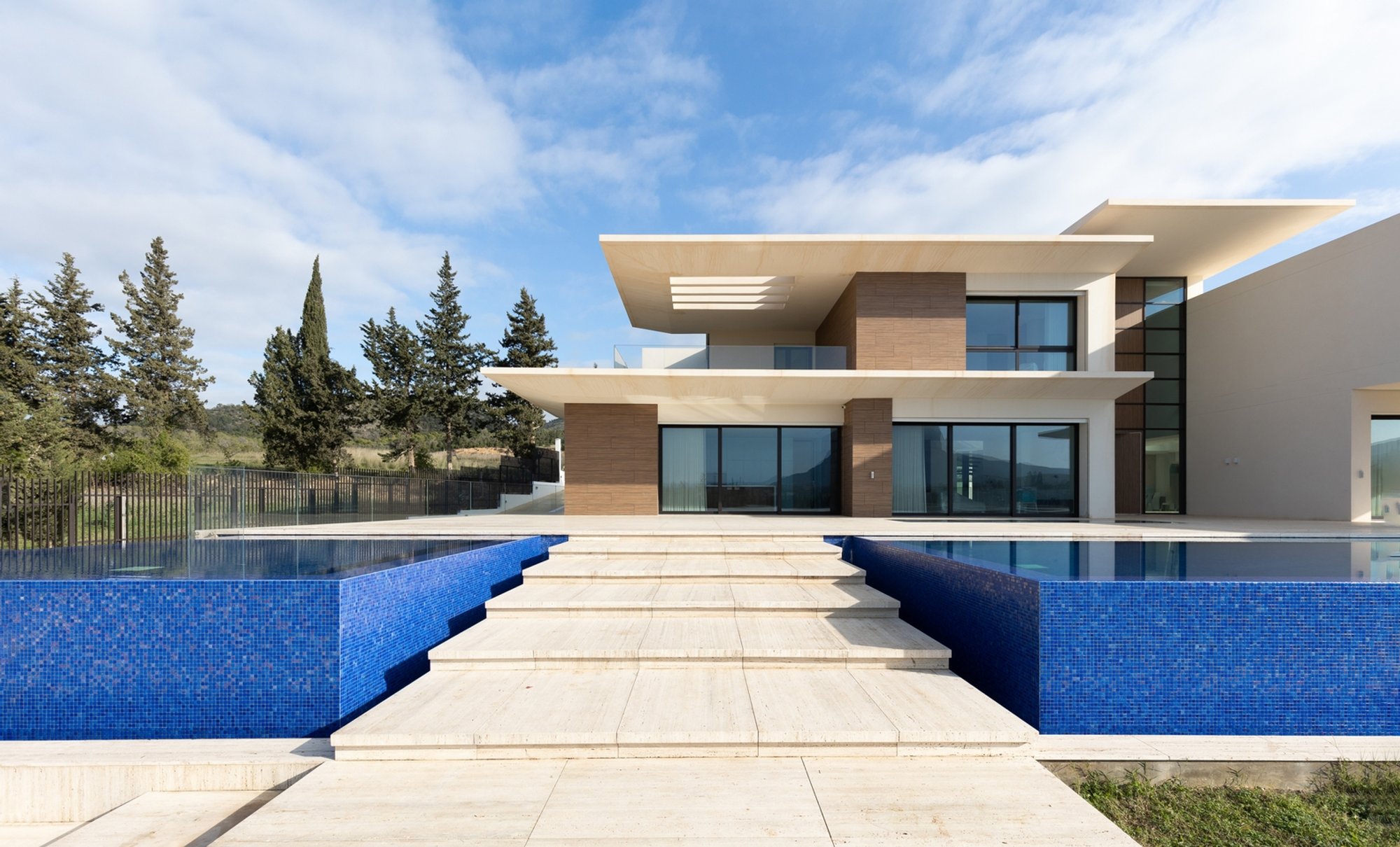 Villa Air: A Masterpiece of Mediterranean Modern Architecture by ARK-architecture