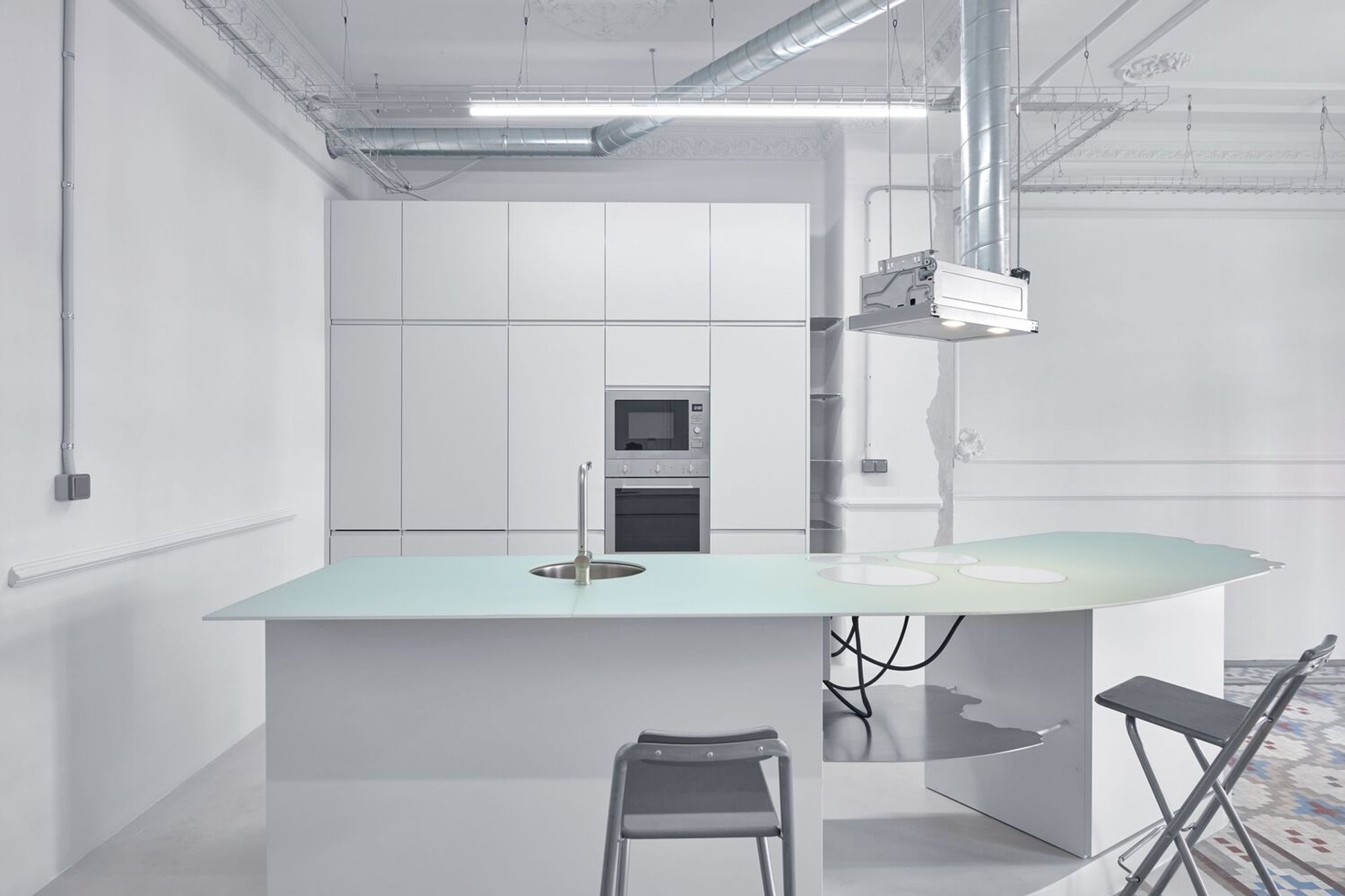 Neoclassical Apartment Renovation in Valencia: A Futuristic Collision of Heritage and Artificial Intelligence