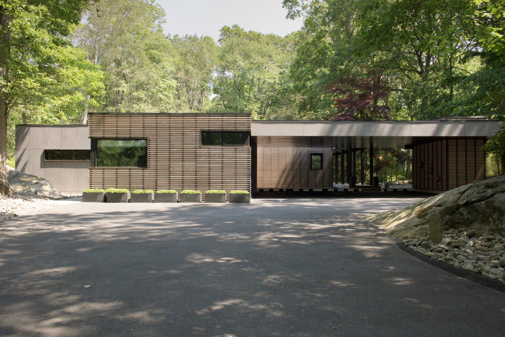 Fenimore Road House: A Midcentury Revival by Resolution: 4 Architecture