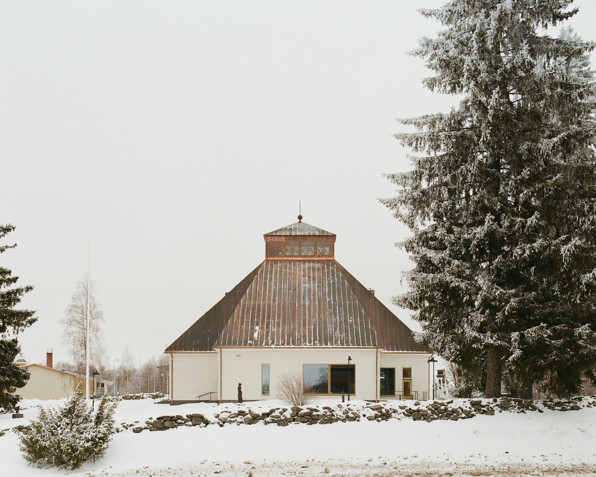 Kiihtelysvaara Church: A Contemporary Timber Church Rooted in Tradition