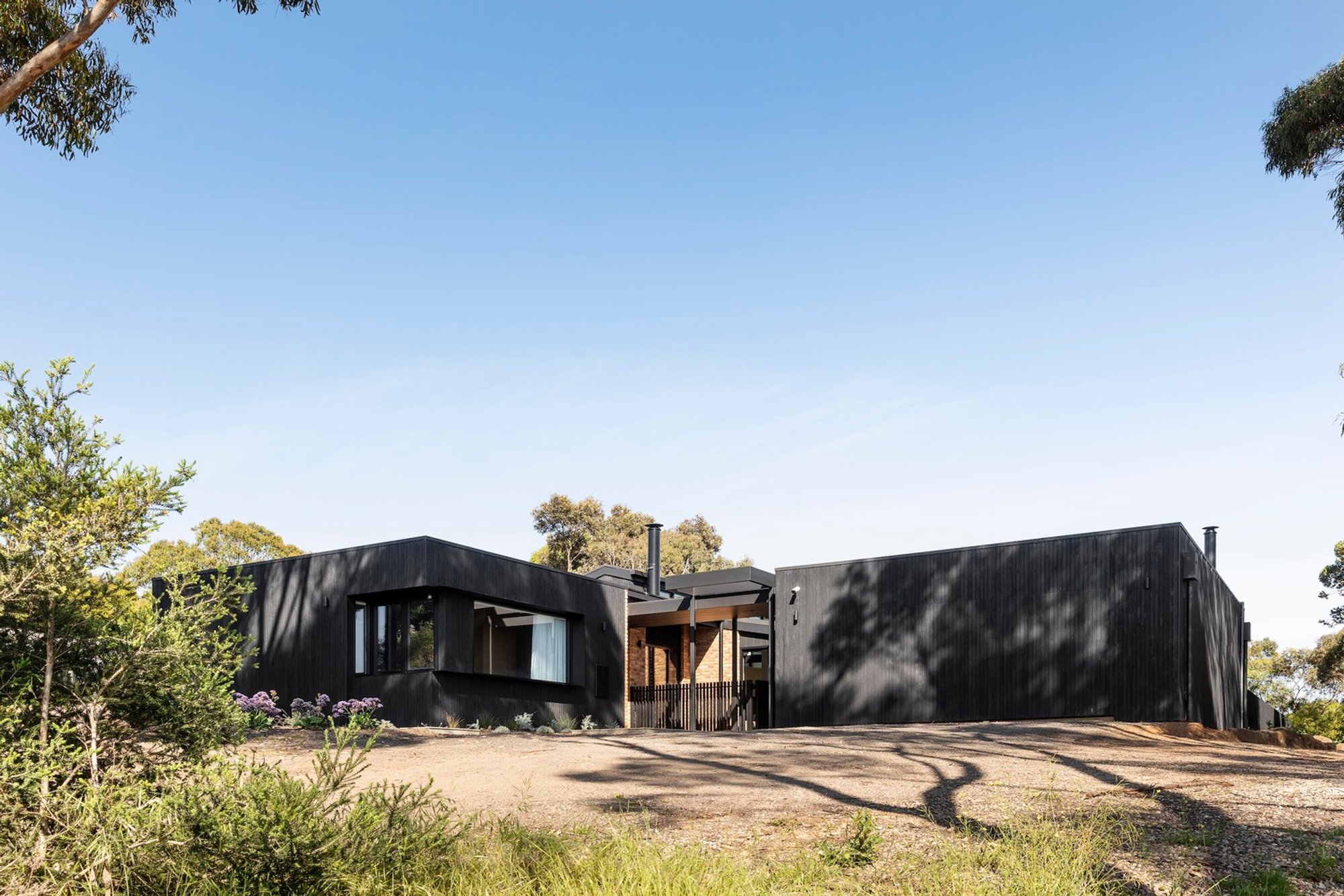 Jan Juc Acre House by Heartly & Project Now: A Contextual Interior Renovation Rooted in Family, Landscape, and Legacy