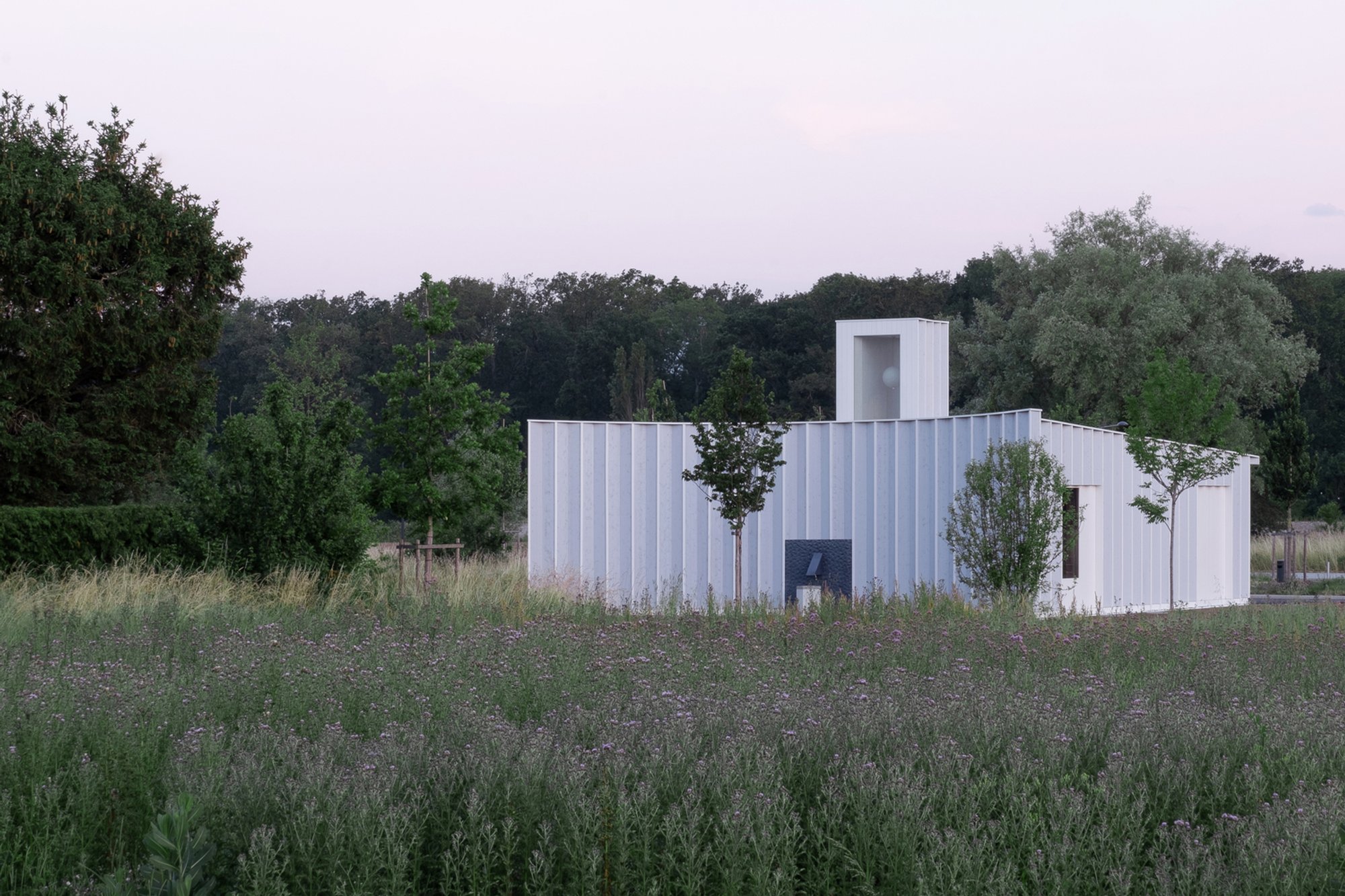 Gardener’s House by CABINET Fanny Noël Diogo Lopes Architectes: A Harmonious Dialogue Between Architecture and Landscape in Thônex, Switzerland