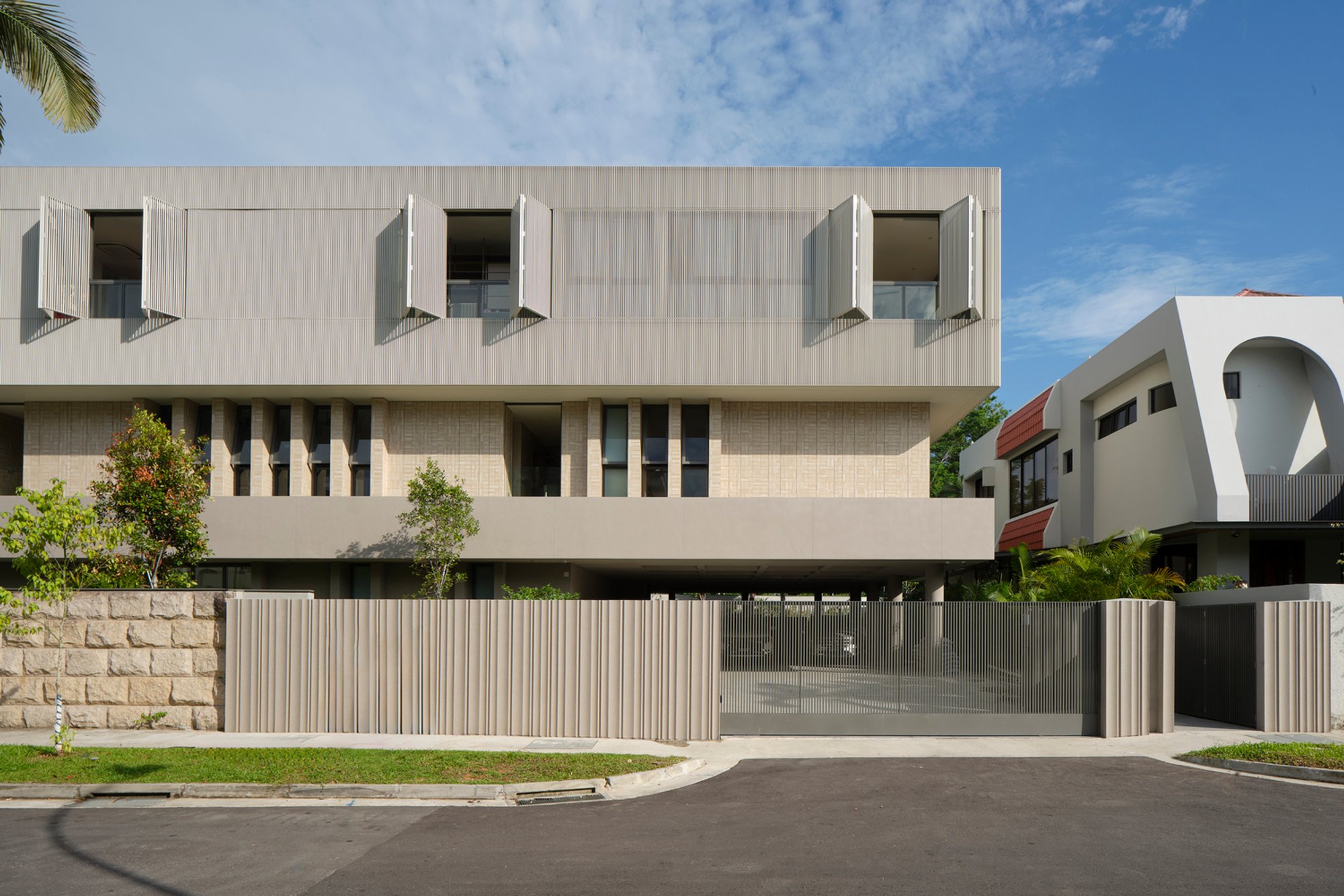 Blinker House by Super Assembly: A Multi-Generational Home That Frames Nature in Urban Singapore