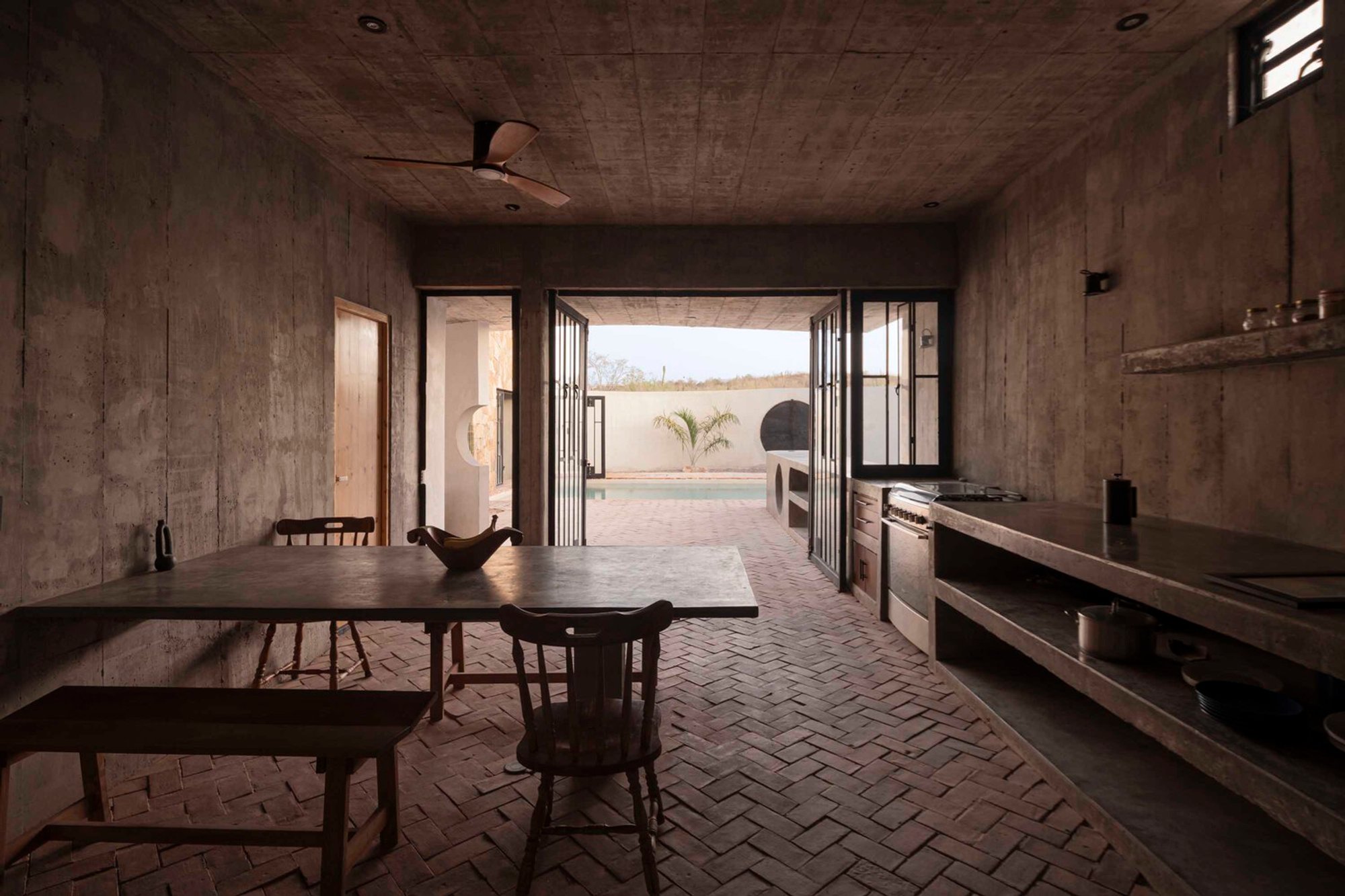 Indoor-Outdoor Living Architecture: Casa La Paz by Ludwig Godefroy Architecture