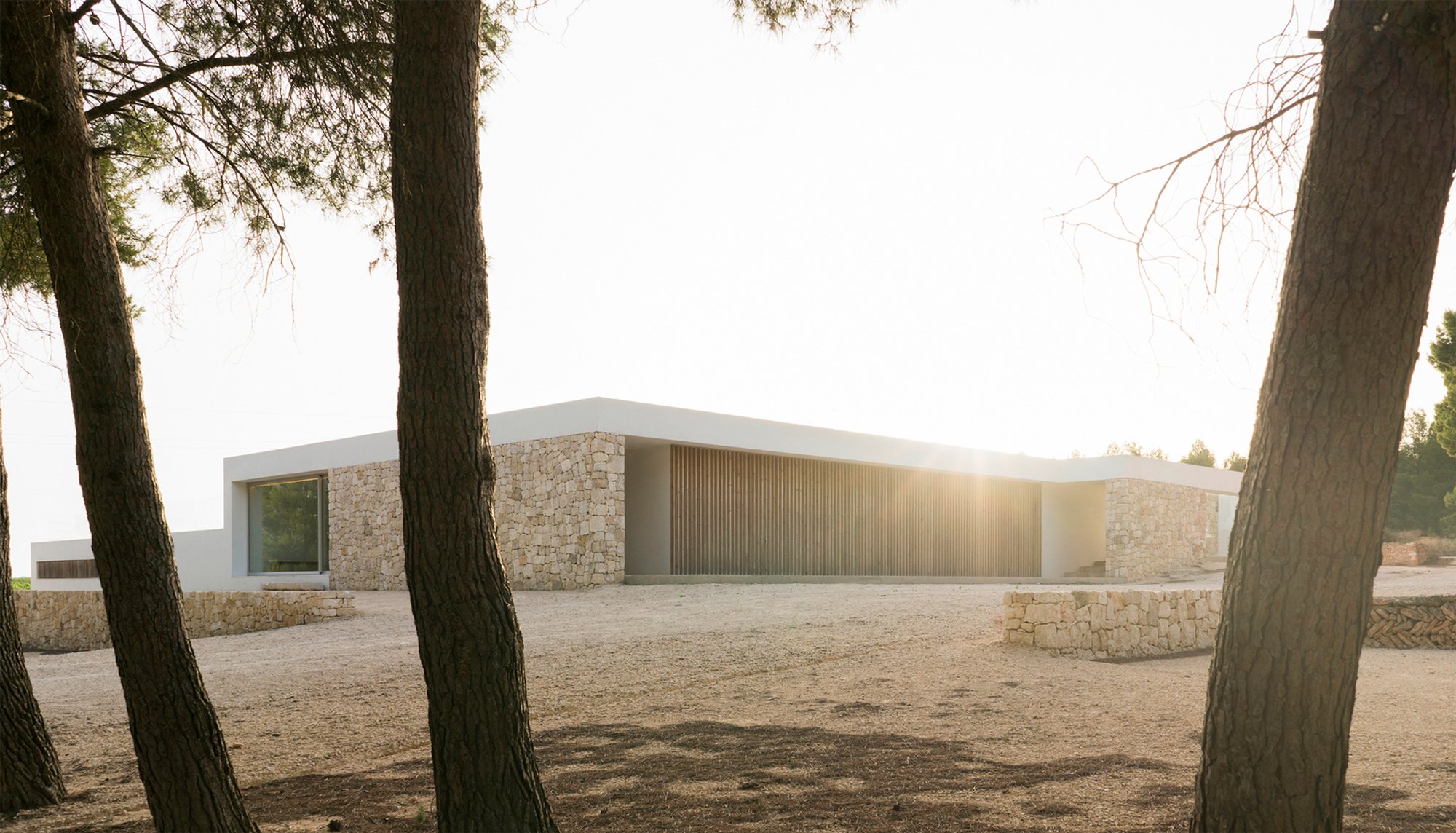 Vineyard House by NŌ Architects: A Poetic Manifestation of Vineyard House Architecture in Spain