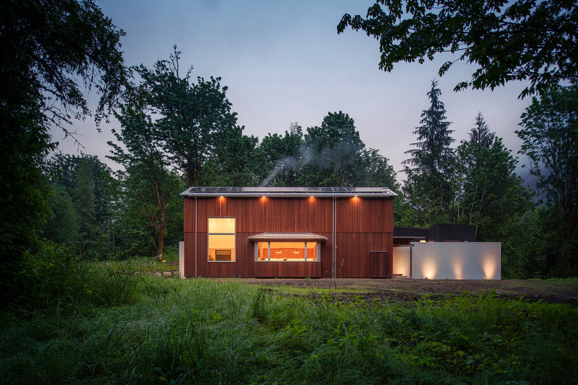 Silver Residence by Studio Nocturne: A Modern Woodland Retreat in the Cascade Foothills
