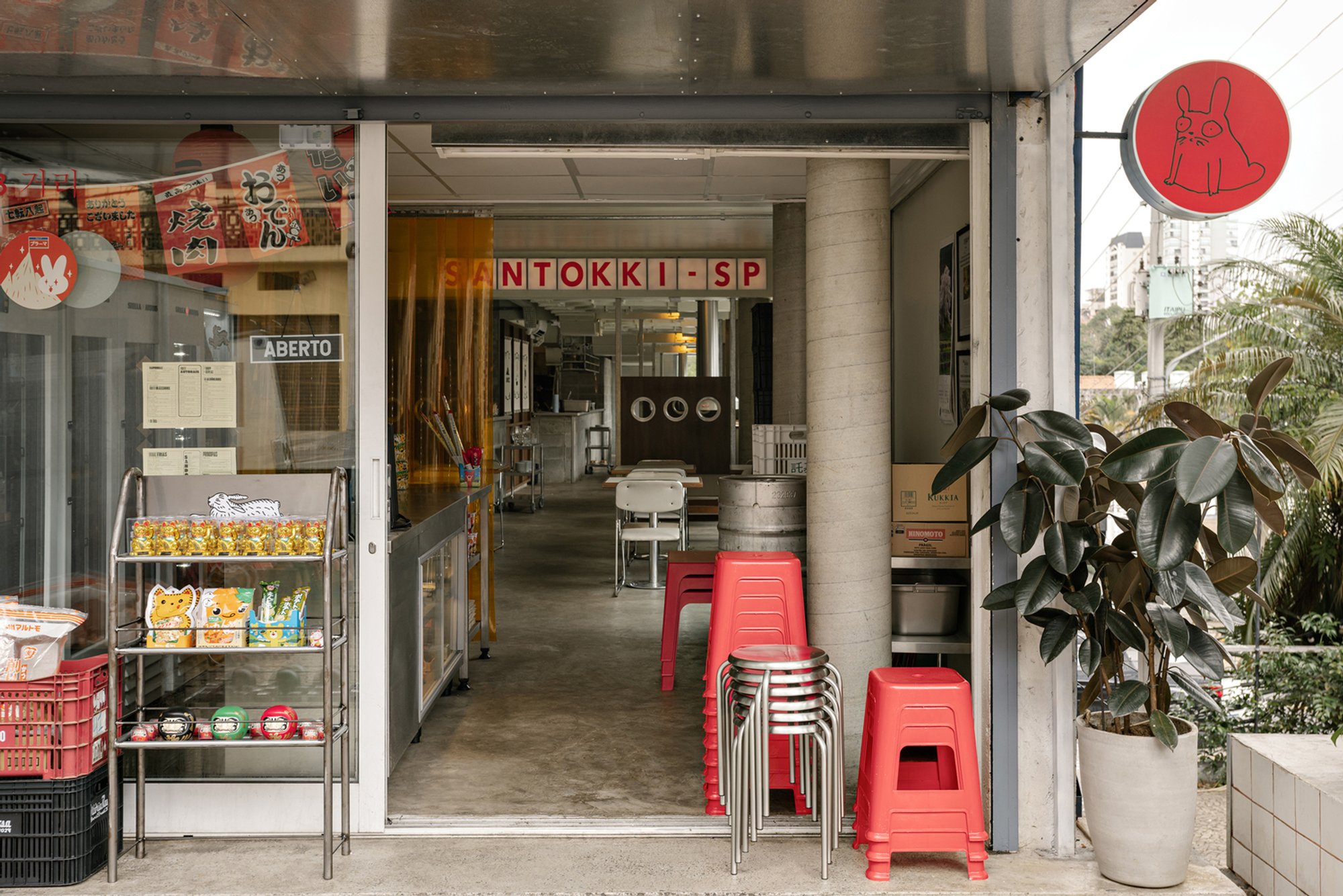 Santokki Restaurant: Asian Restaurant Interior Design with Industrial Aesthetic by Tadu Arquitetura