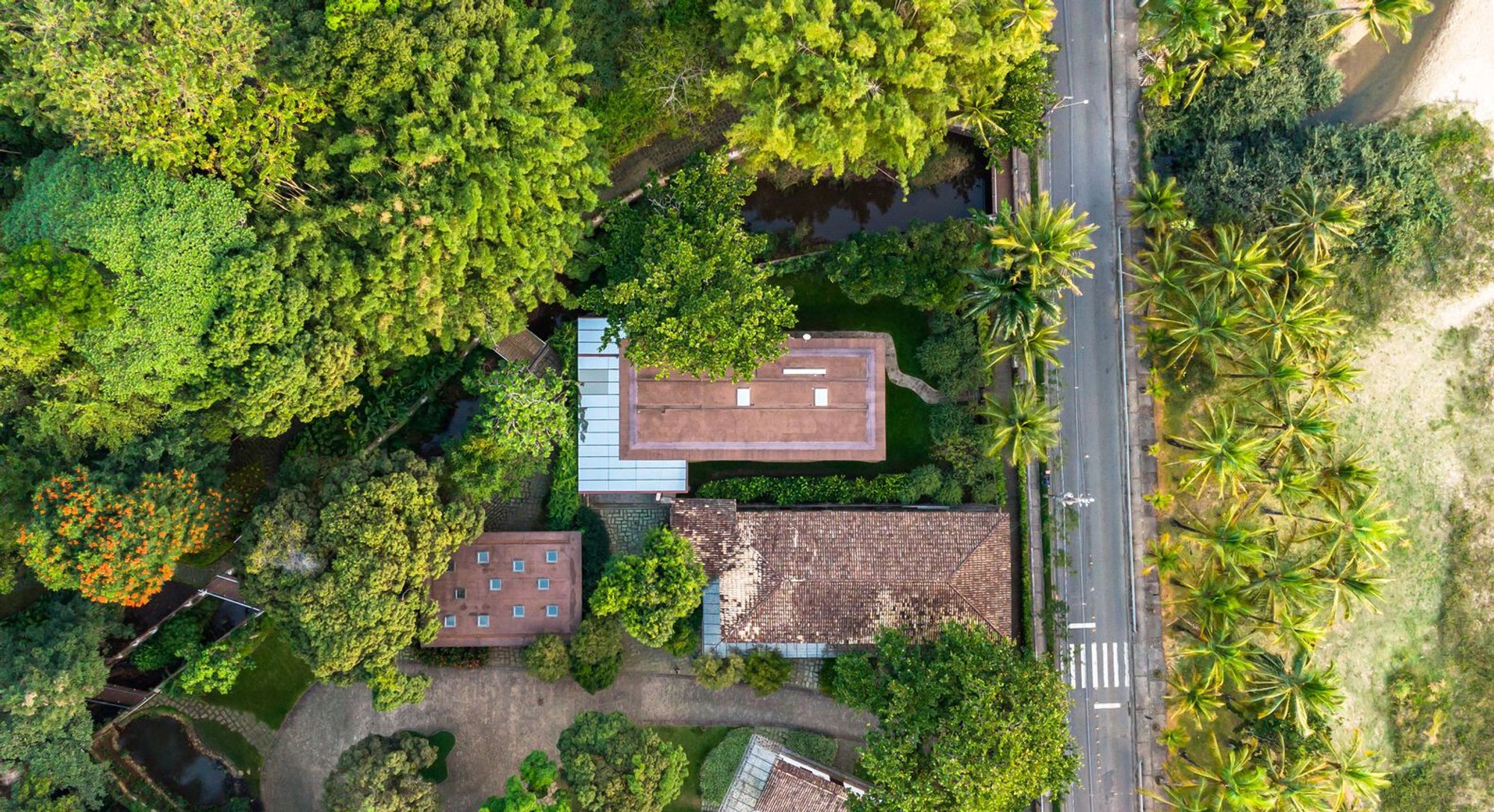 PO House by Dall’Ovo Magalhães Arquitetura: A Contemporary Reinvention of Coastal Living