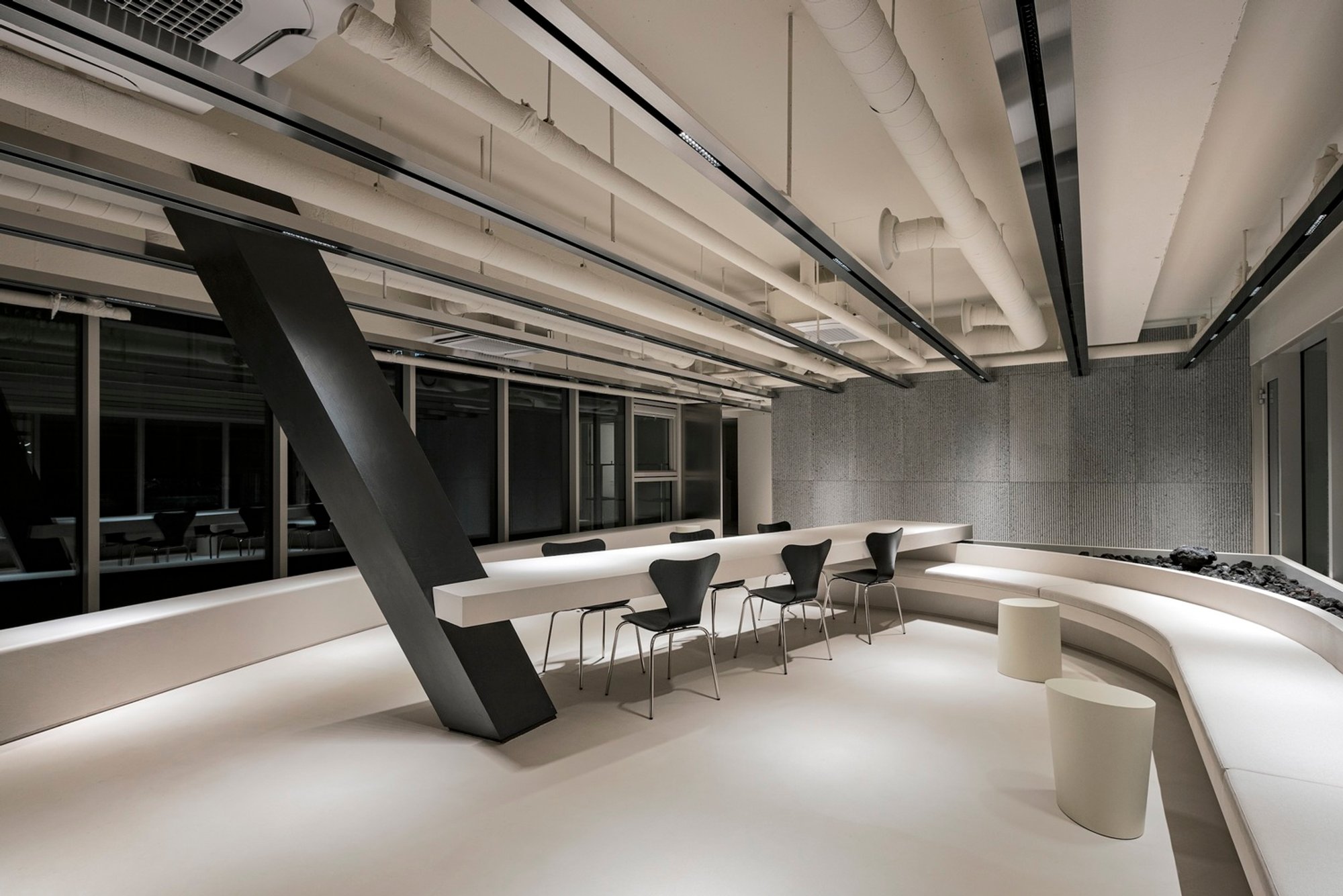 FNC Entertainment Seongsu Office by EDIT TABLE: A Dynamic Flow of Lines and Mass in Contemporary Workplace Design