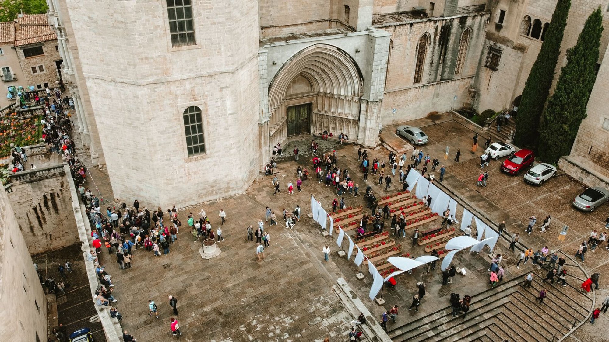 (FL)oratori Installation by Eric Moya + Sílvia Prujà: A Poetic Dialogue Between Architecture, Landscape, and History