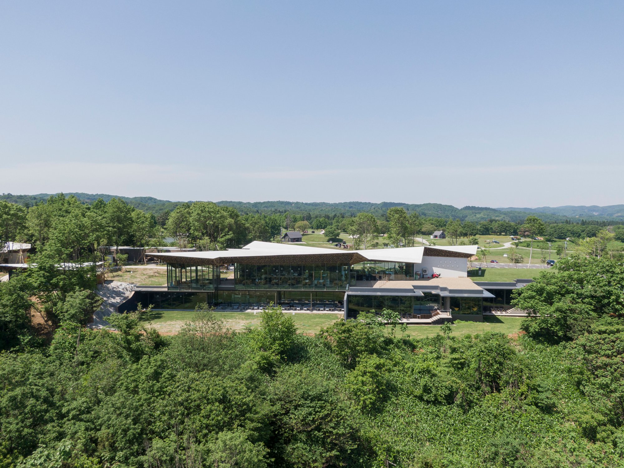 Snowpeak Field Suite Spa Headquarters by Kengo Kuma & Associates: A Seamless Dialogue Between Architecture and Nature