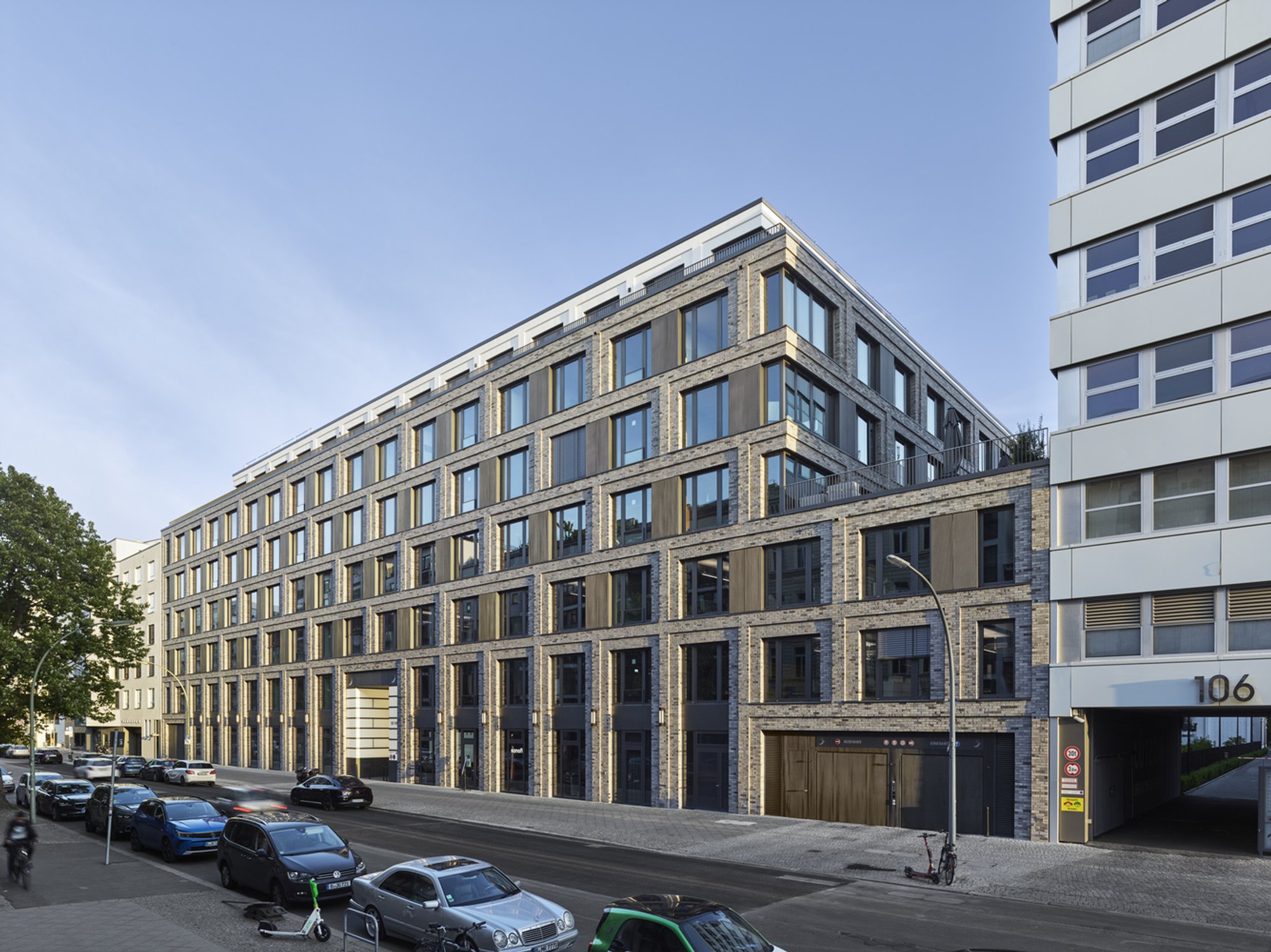 3 Höfe Office and Residential Building by Tchoban Voss Architekten