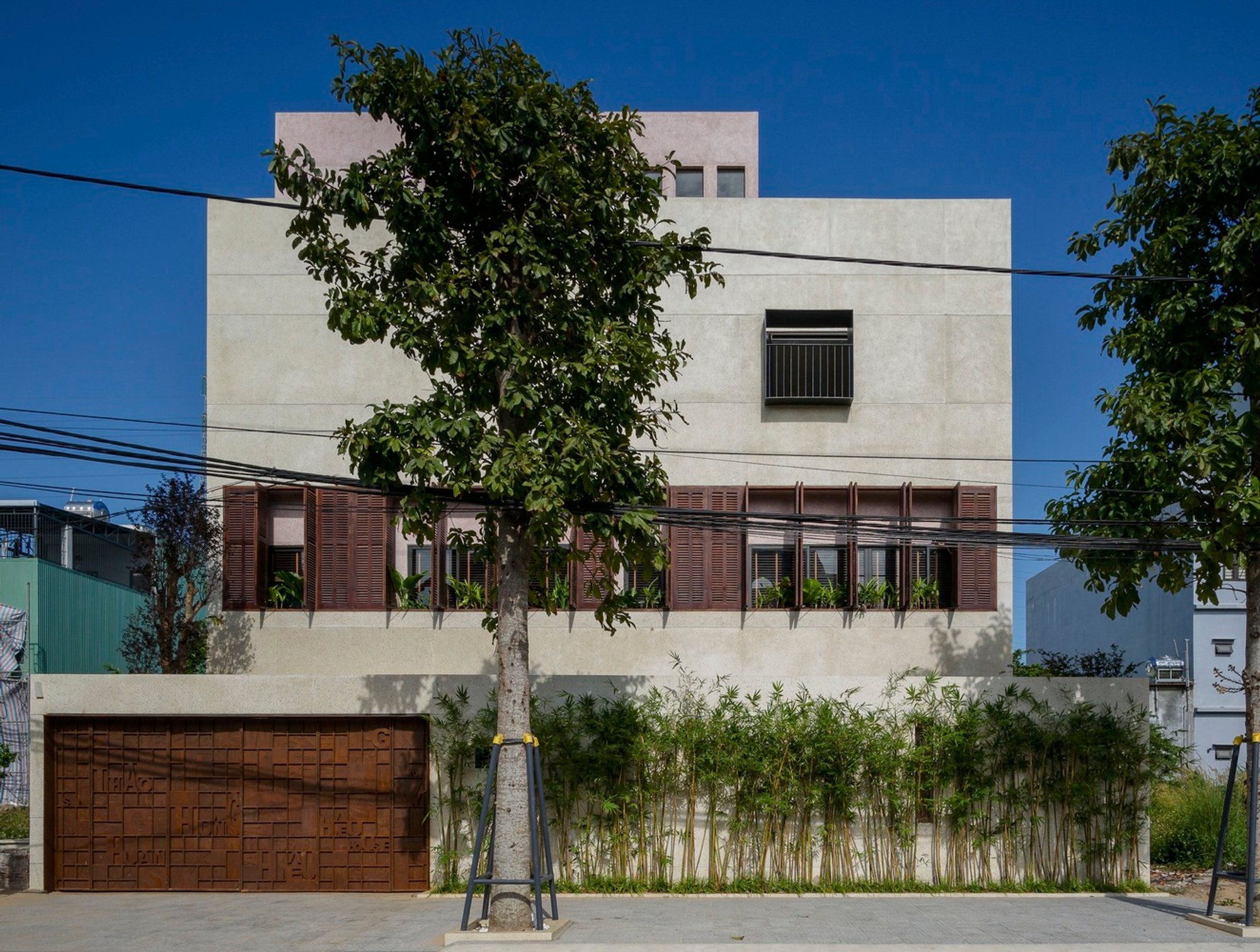 Sala Casa by H.a: A Harmonious Fusion of Contemporary Comfort and Regional Craft in Da Nang