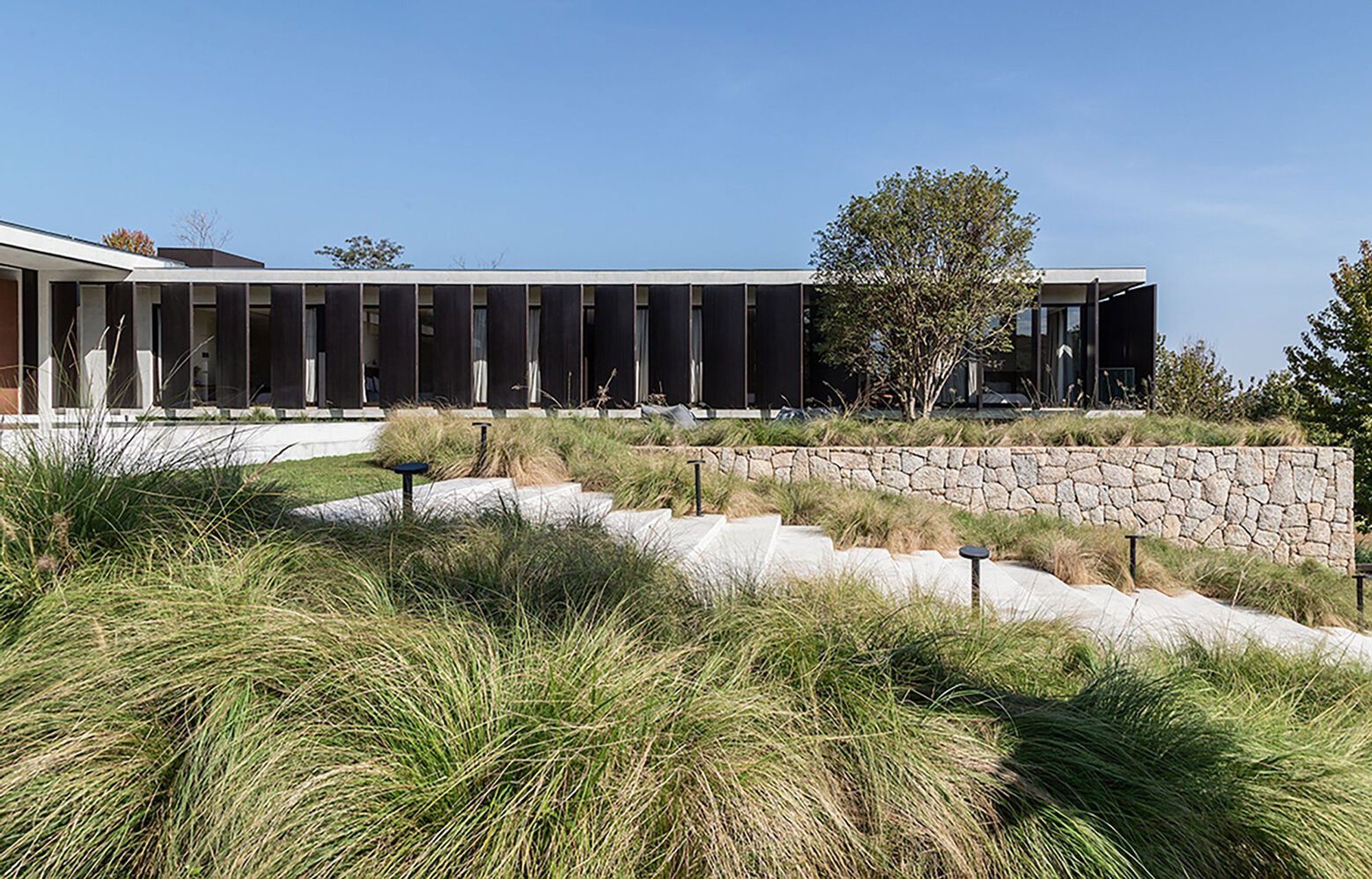 LR House by Padovani Arquitetos