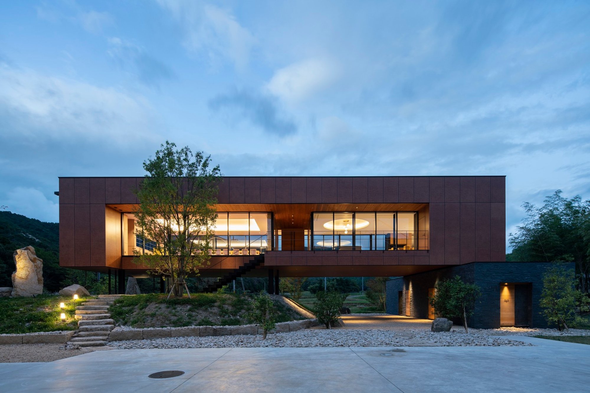 Domaine Kurodasho by TOFU Inc.: A Synthesis of Architecture, Agriculture, and Sake Brewing in Nishiwaki