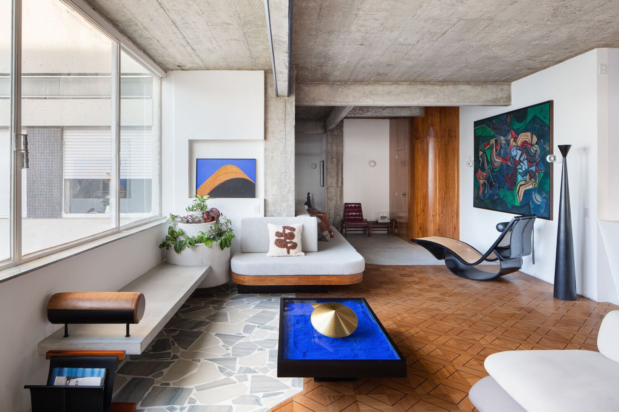 JF Apartment by ZALC Arquitetura: A Brutalist Modernist Home Reimagined in São Paulo