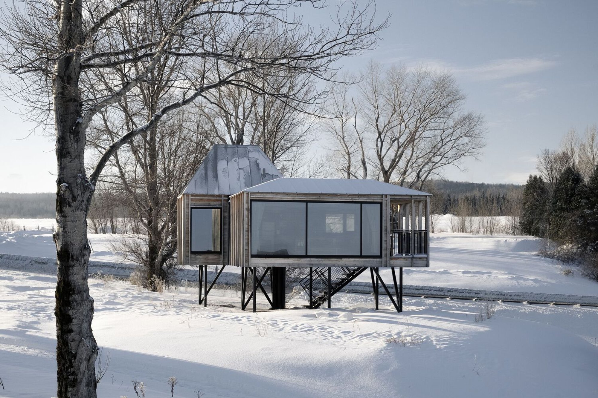 La Cache Modular Residences by DELORDINAIRE: Redefining Lakefront Living in Quebec