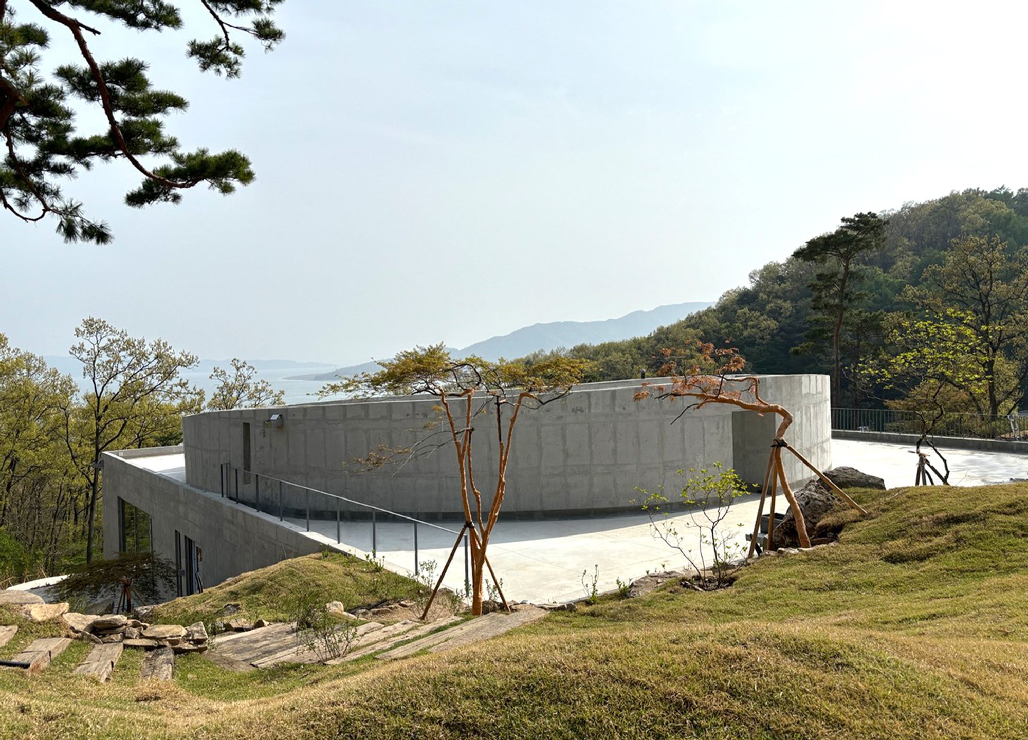 Space Design A.LIVE Turns a Joseon-Era Fortress Typology into a Hilltop Café on Ganghwa Island
