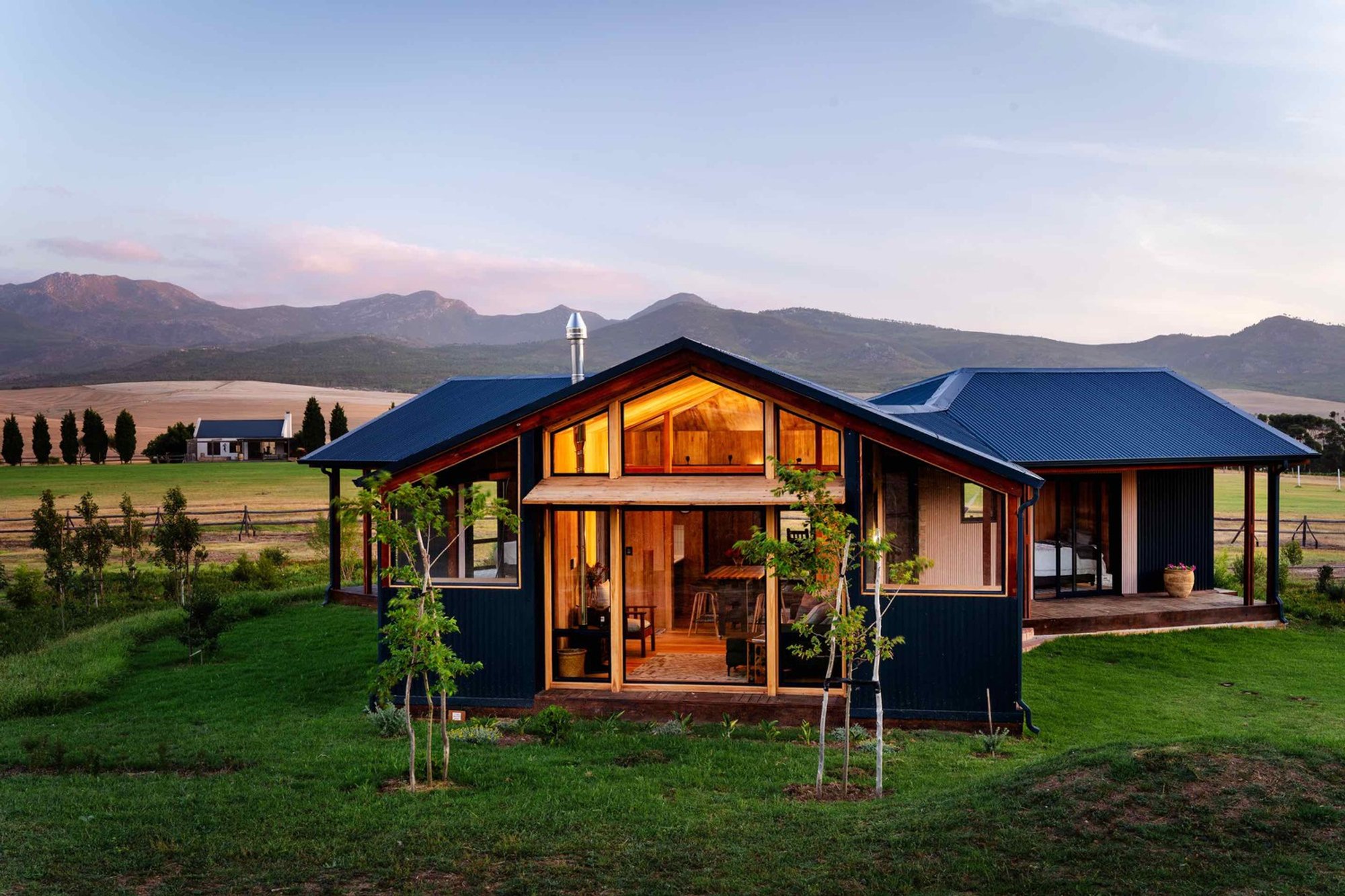 Natimby Lodge by Paul Elliott Architects: A Sustainable Retreat in South Africa