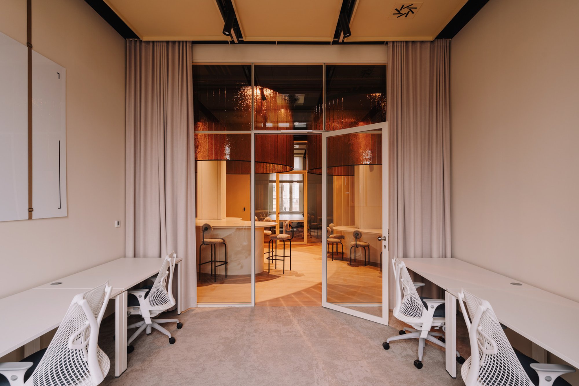 LABO by L’UNI: A High-End Coworking Space Redefining Office Design in Wrocław