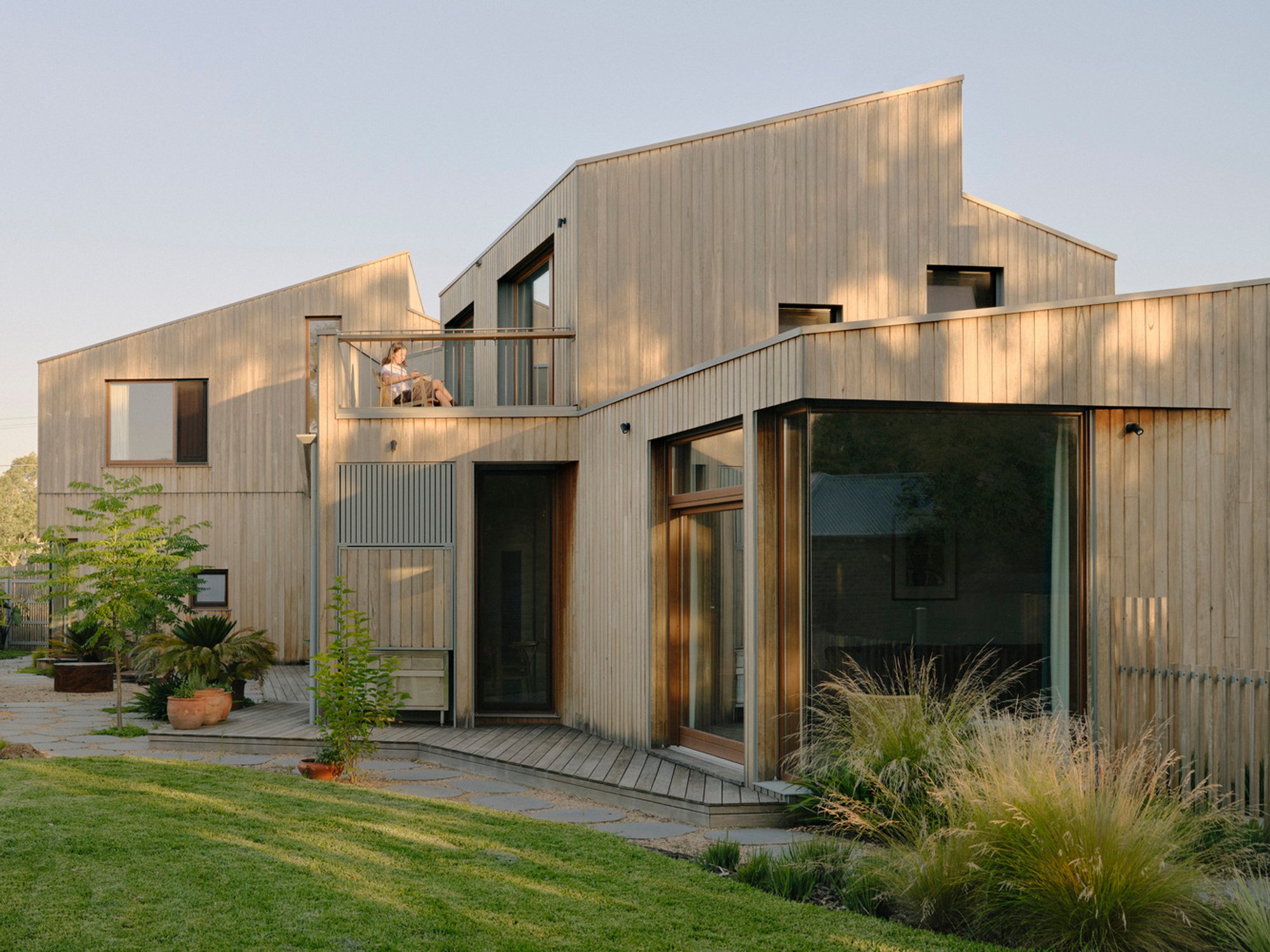 Sustainable Family Home Design: Cloud Street by Steffen Welsch Architects