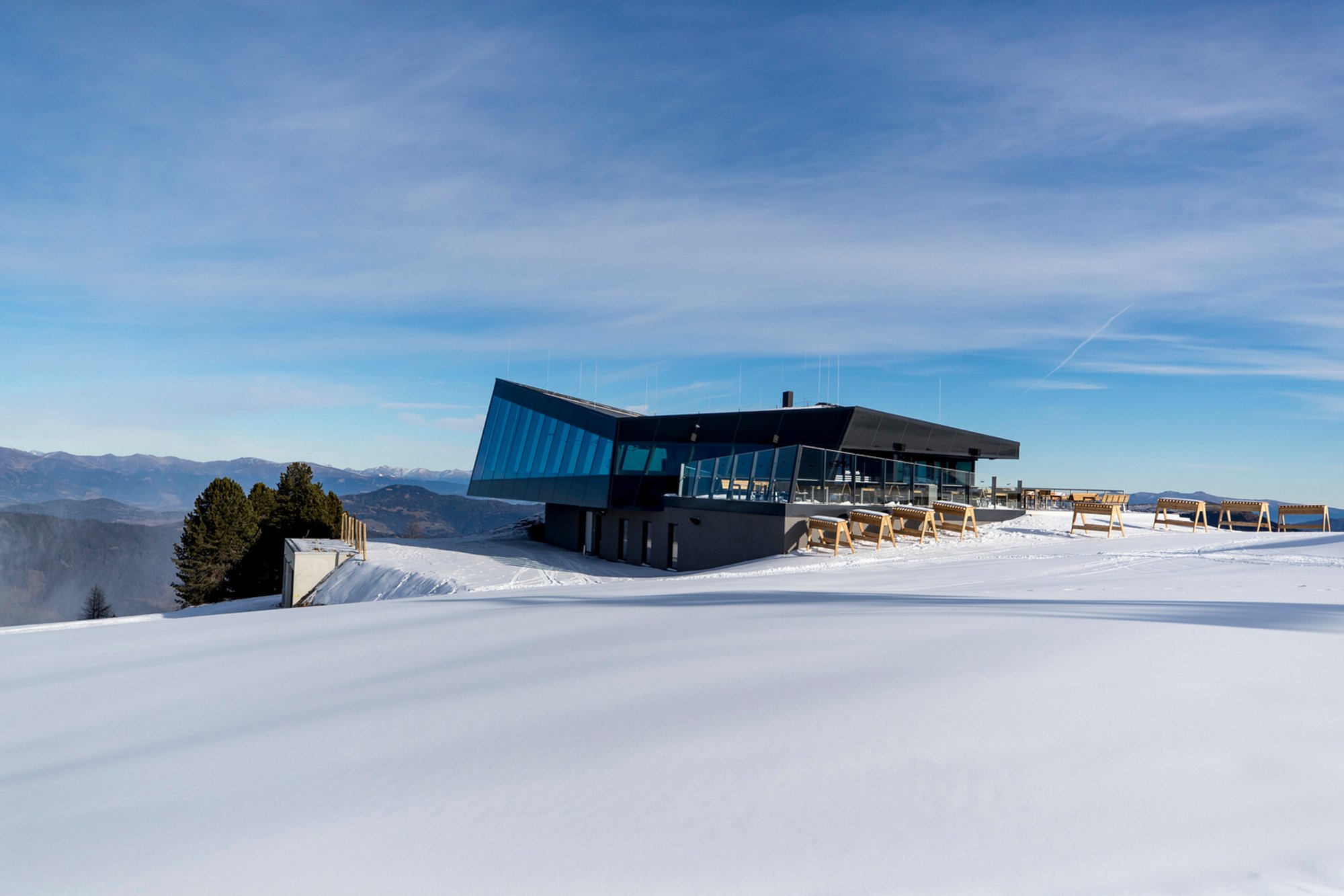 Mountain Top Restaurant Architecture: The Eagle Mountain Top Restaurant