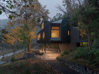 Moguang Studio Scatters a Design Hotel Across Six Abandoned Plots in a Chinese Ginkgo Valley