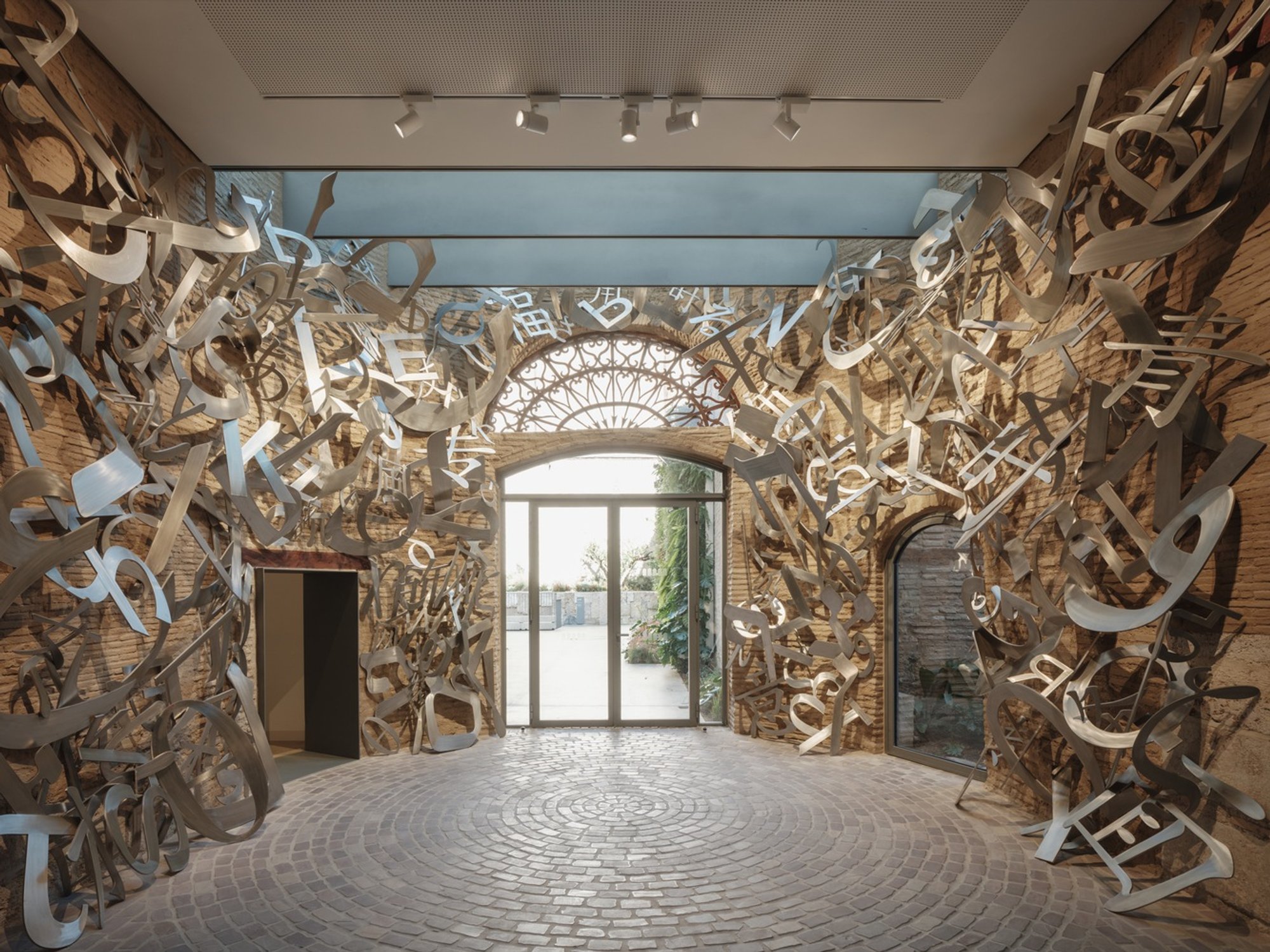 Hortensia Herrero Art Center Renovation: A Masterpiece of Heritage and Contemporary Architecture