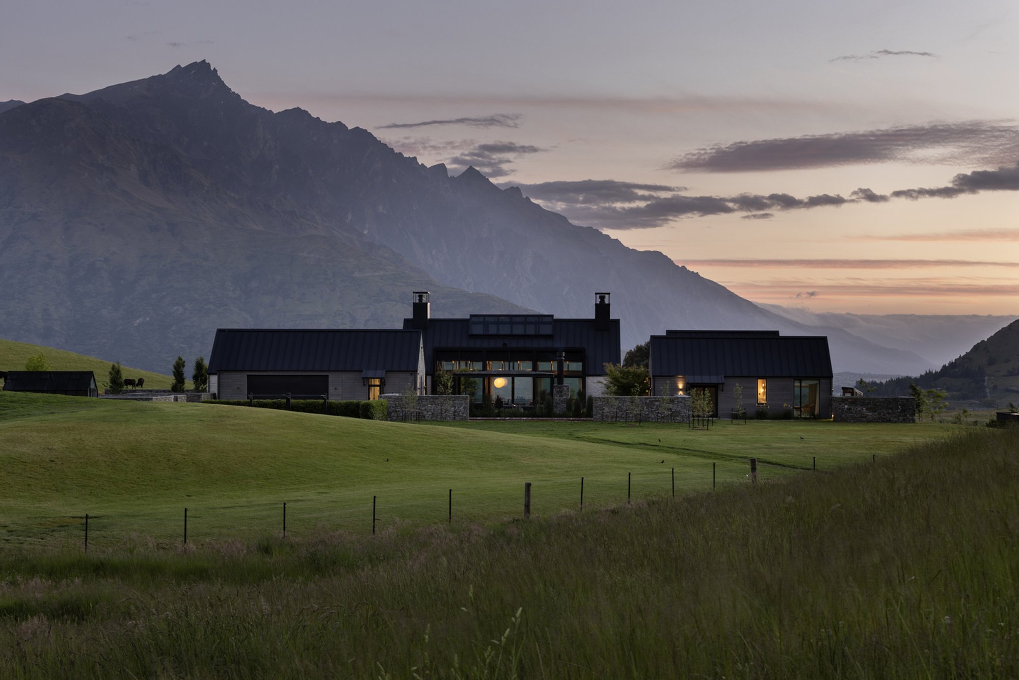 Sumich Chaplin Architects Scatters a Farmstead of Pavilions Across a Queenstown Plateau